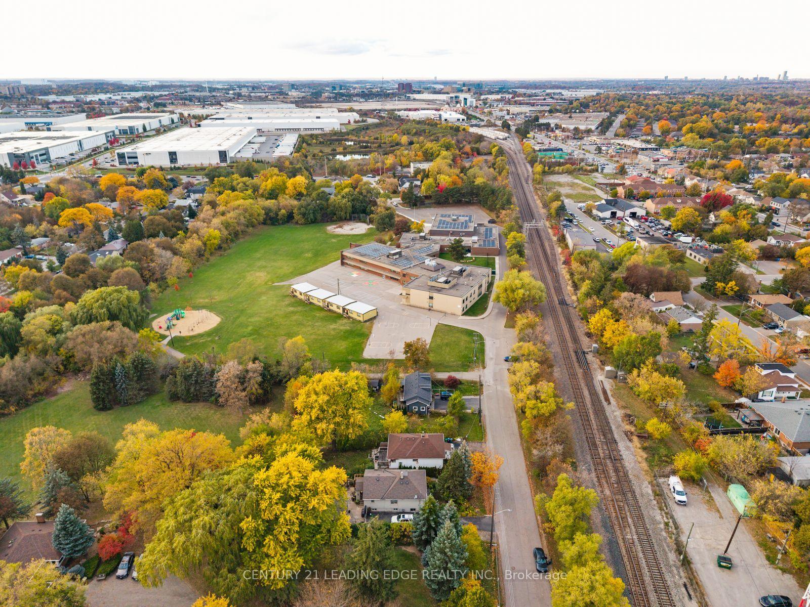 Photo 26 of 58 Rutledge Road, Mississauga, Streetsville — HOMEH