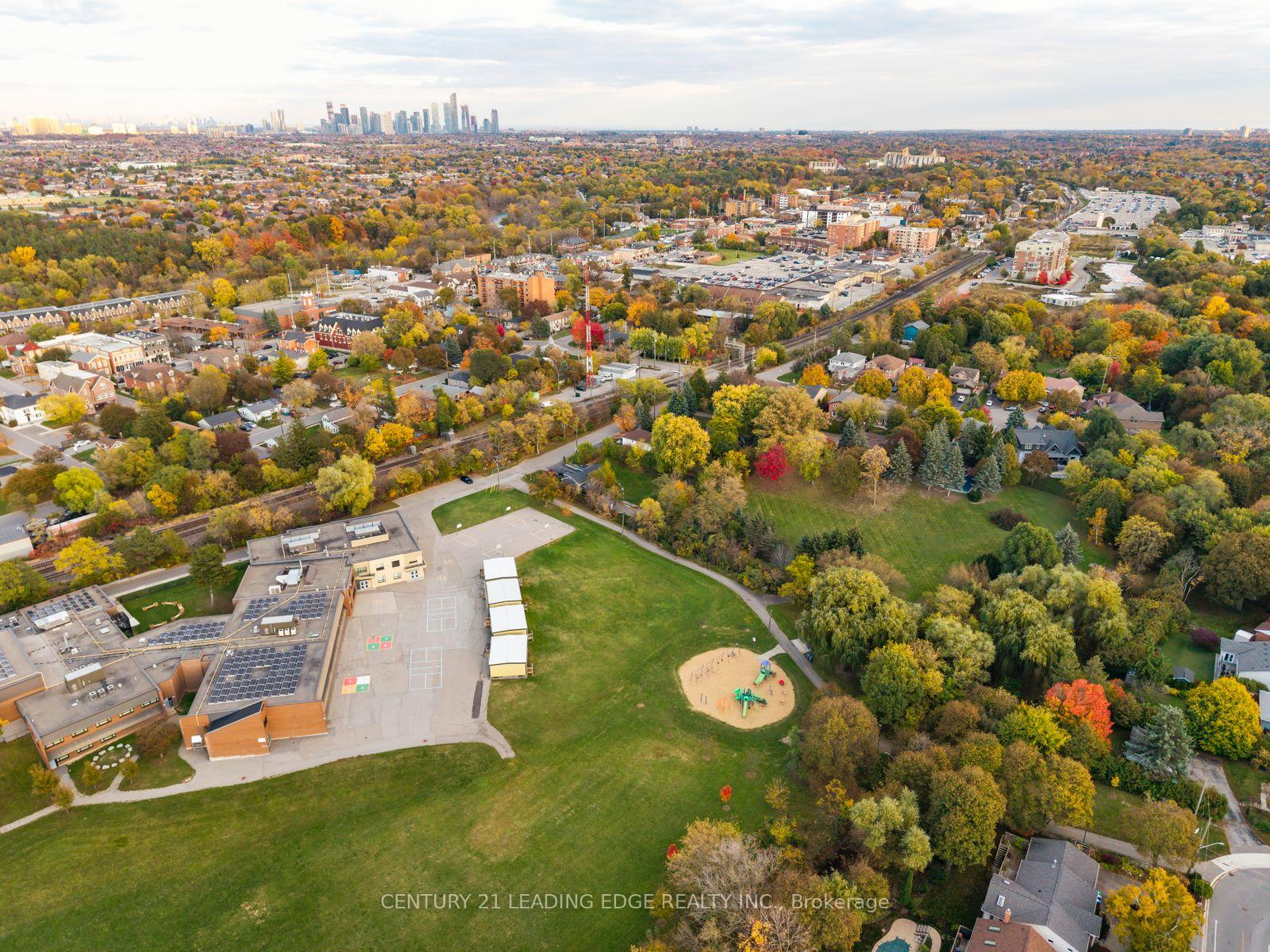 Photo 32 of 58 Rutledge Road, Mississauga, Streetsville — HOMEH
