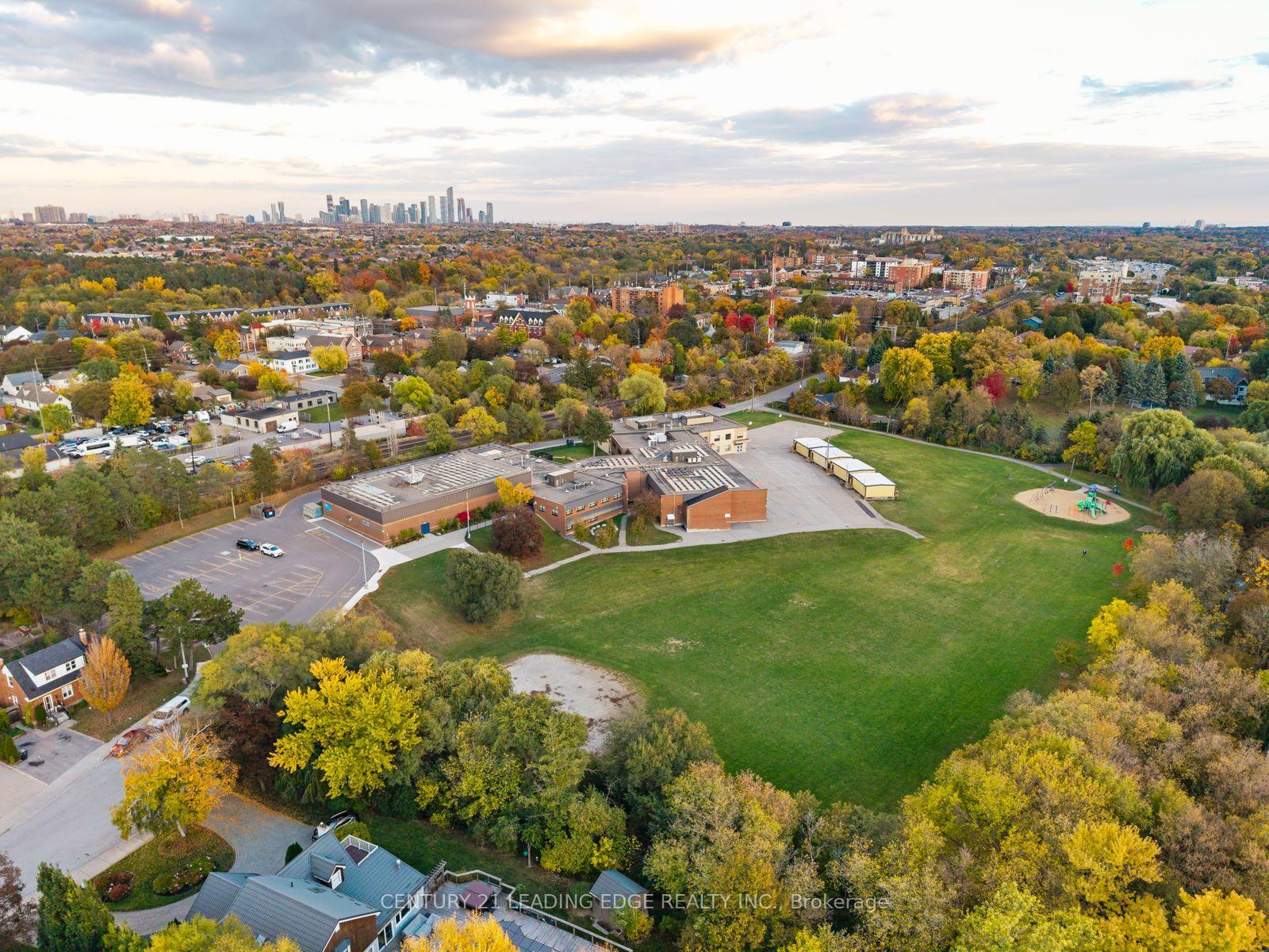 Photo 35 of 58 Rutledge Road, Mississauga, Streetsville — HOMEH