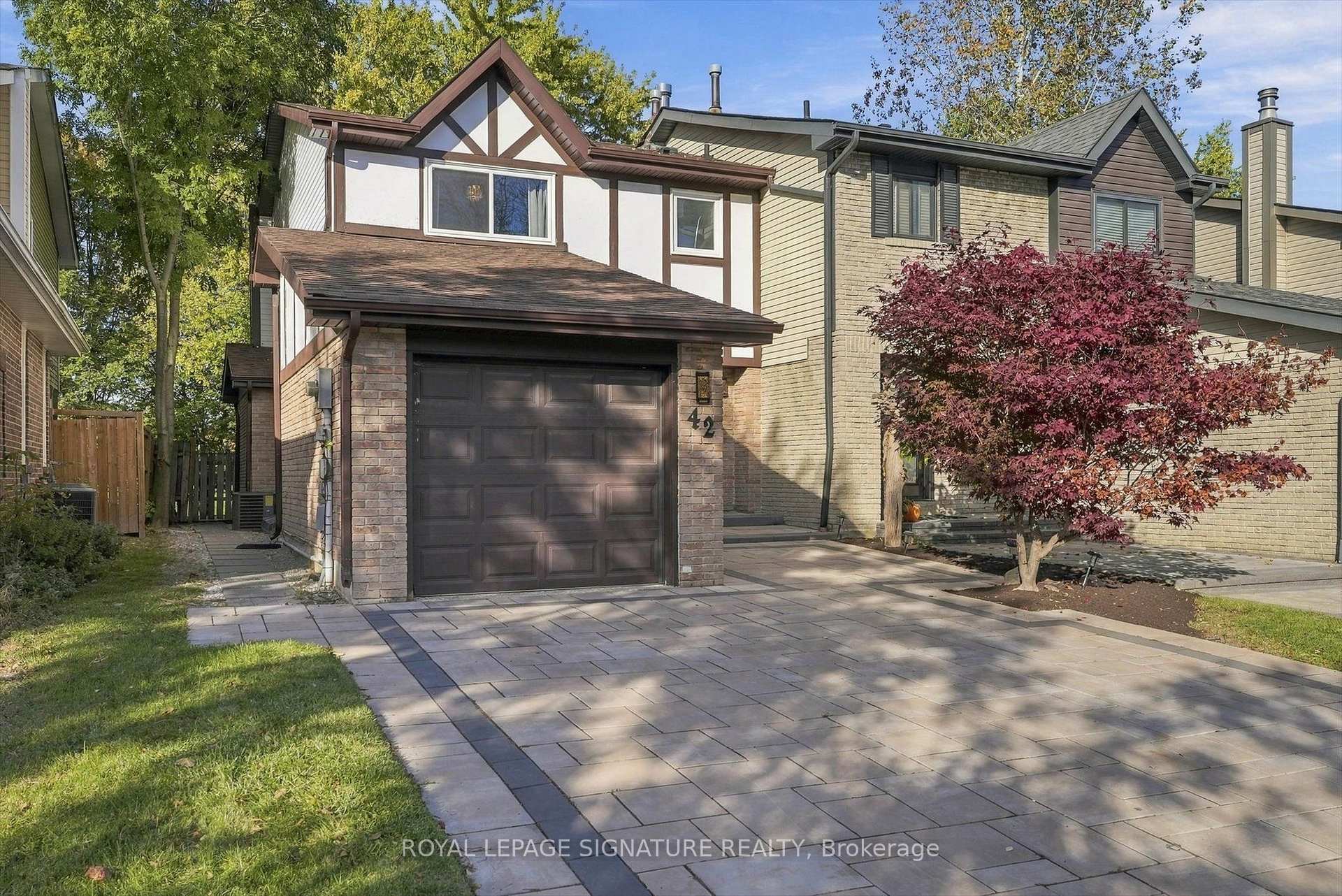 Photo 3 of 42 Lilac Avenue, Markham, Aileen-Willowbrook — HOMEH