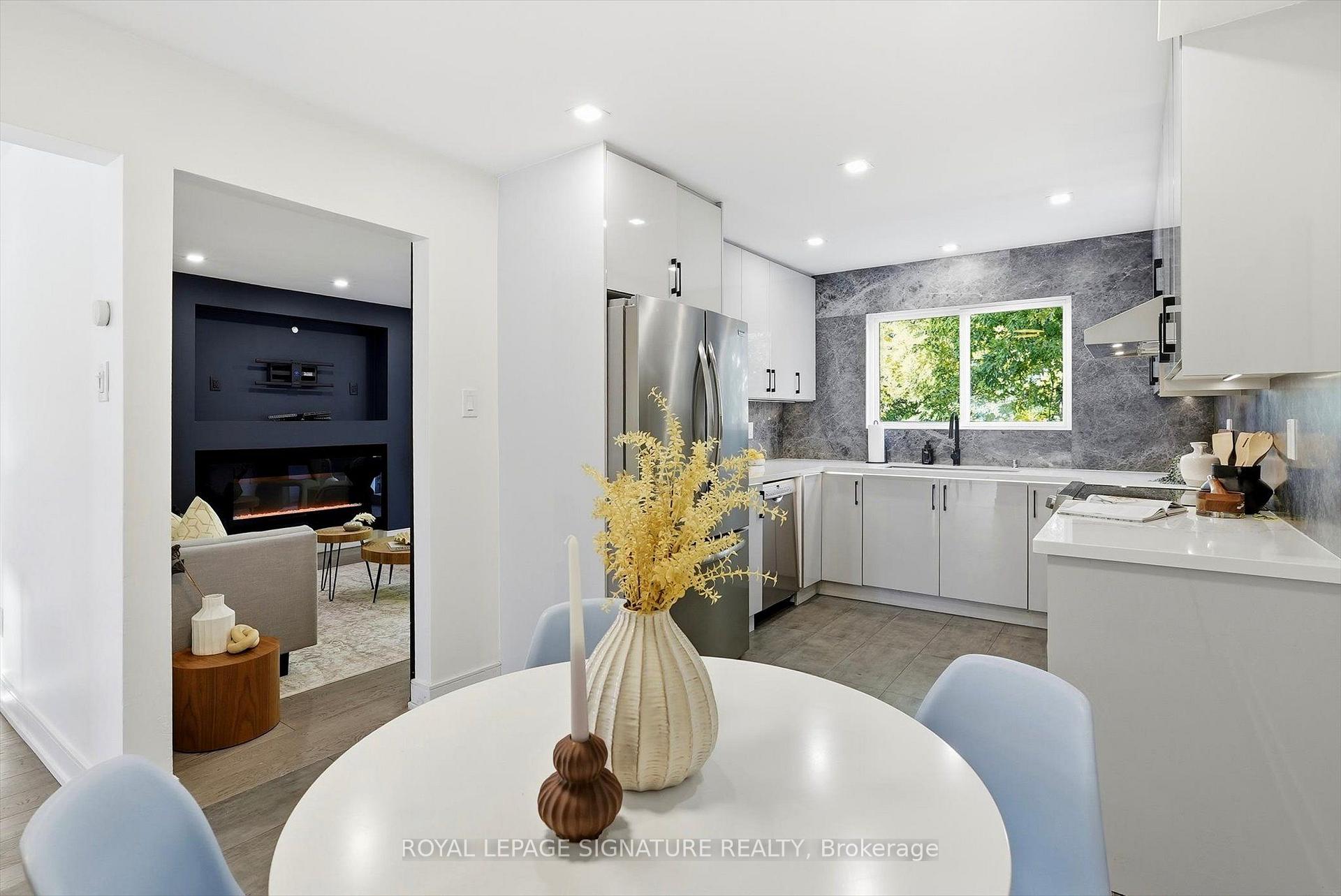 Photo 16 of 42 Lilac Avenue, Markham, Aileen-Willowbrook — HOMEH
