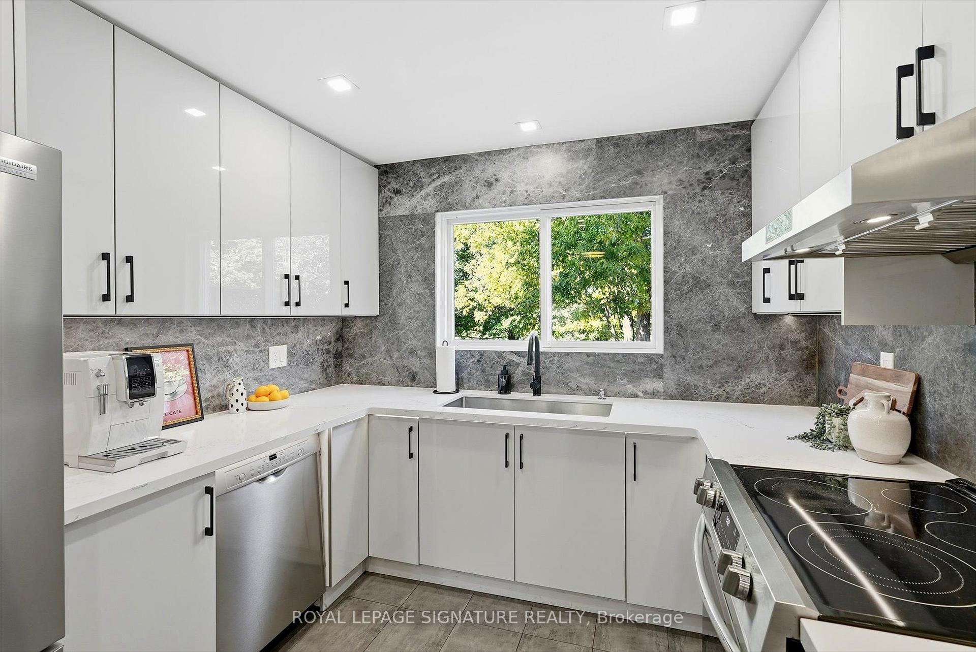 Photo 18 of 42 Lilac Avenue, Markham, Aileen-Willowbrook — HOMEH