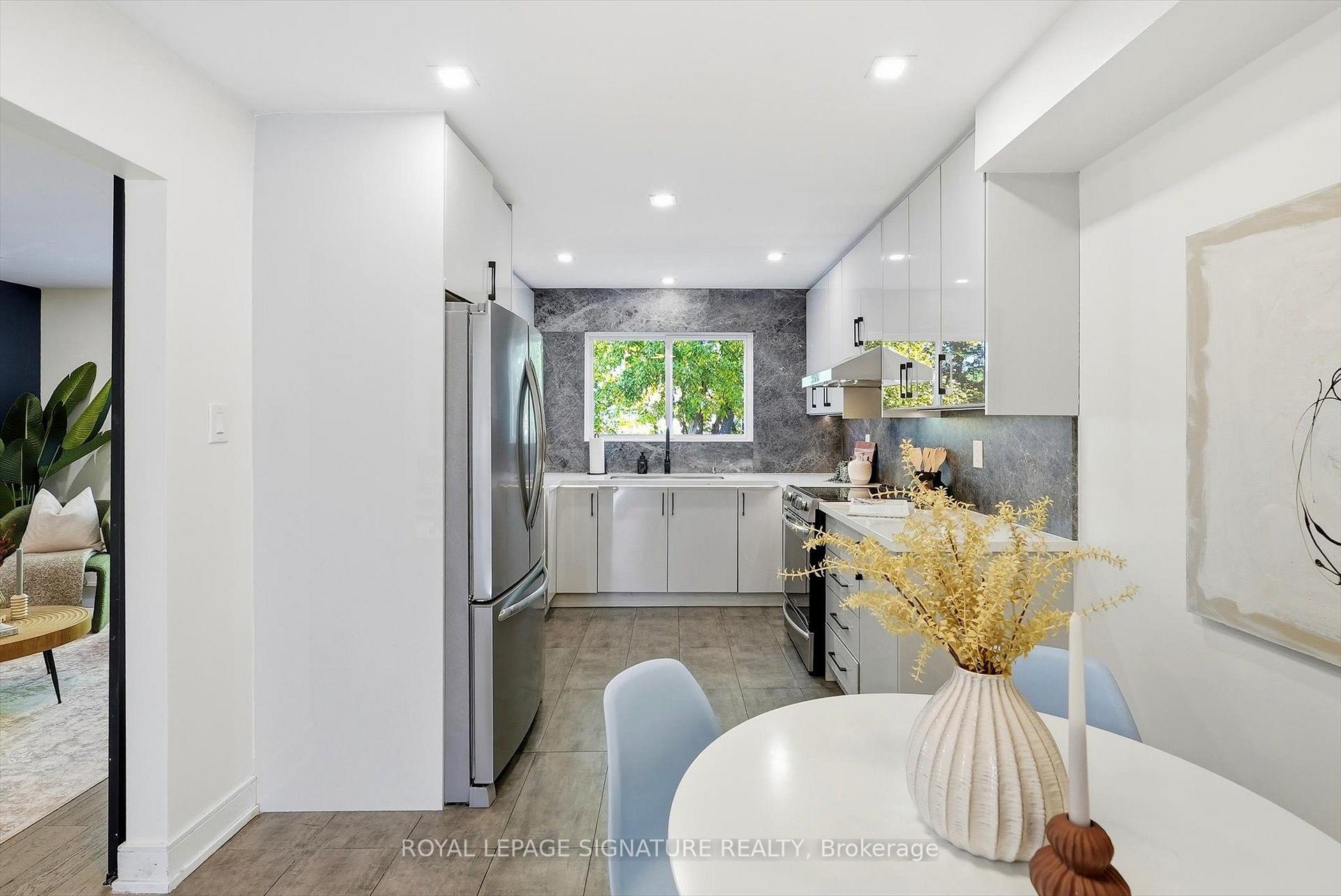 Photo 17 of 42 Lilac Avenue, Markham, Aileen-Willowbrook — HOMEH