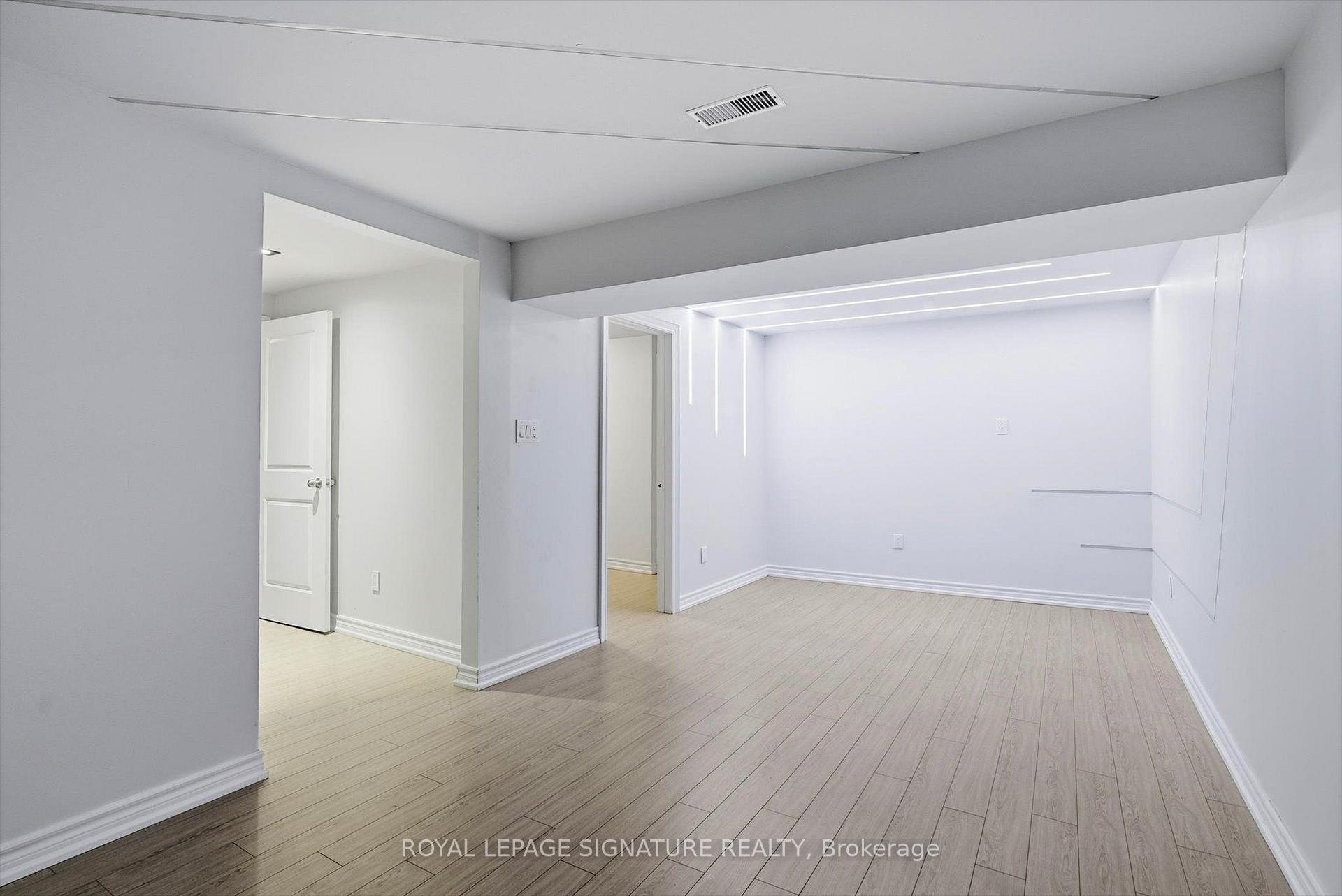 Photo 43 of 42 Lilac Avenue, Markham, Aileen-Willowbrook — HOMEH