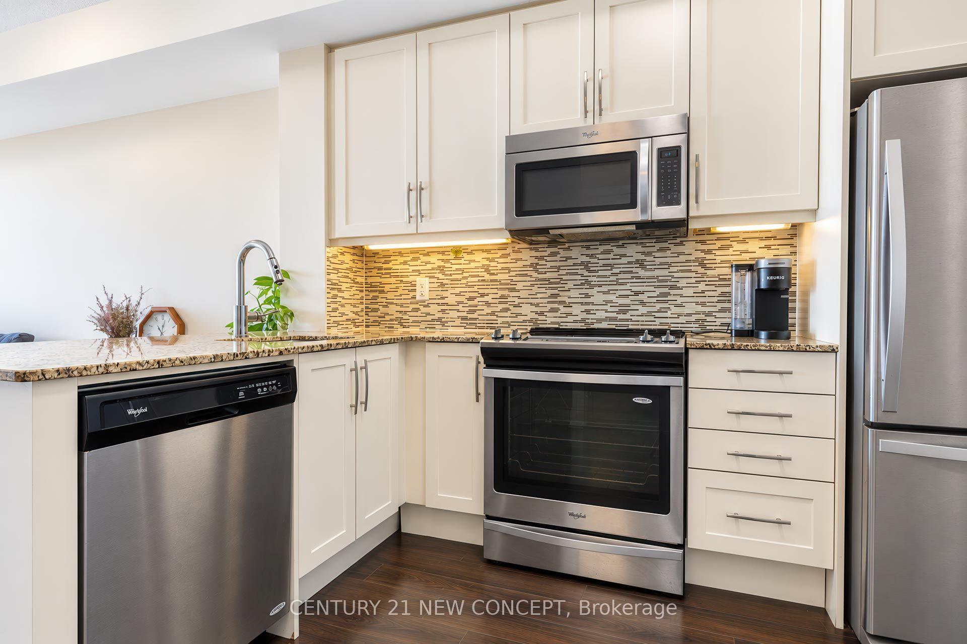 Photo 5 of Unit 713, 1 Old Mill Drive, Toronto, High Park-Swansea — HOMEH