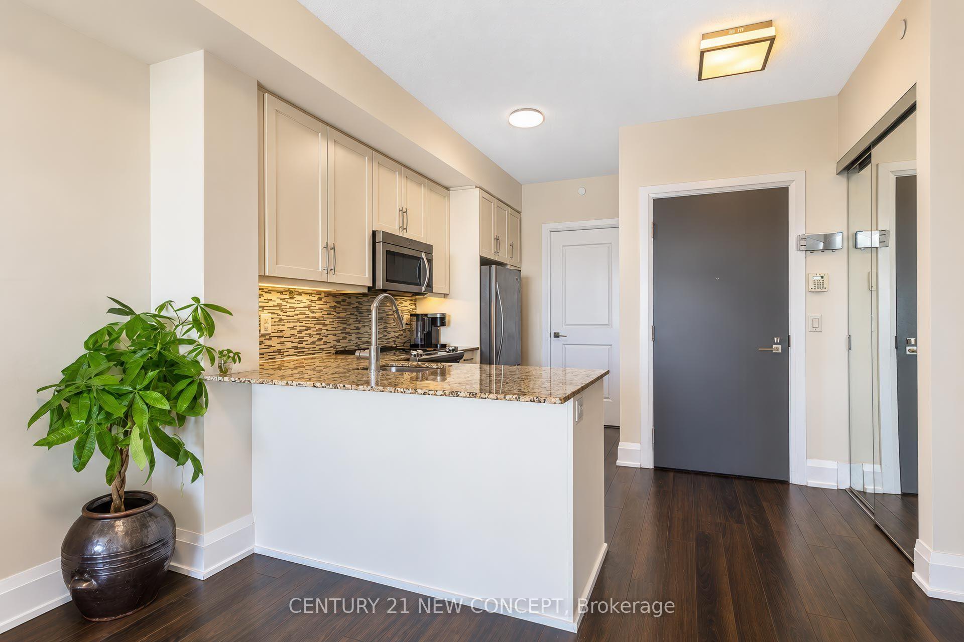 Photo 8 of Unit 713, 1 Old Mill Drive, Toronto, High Park-Swansea — HOMEH