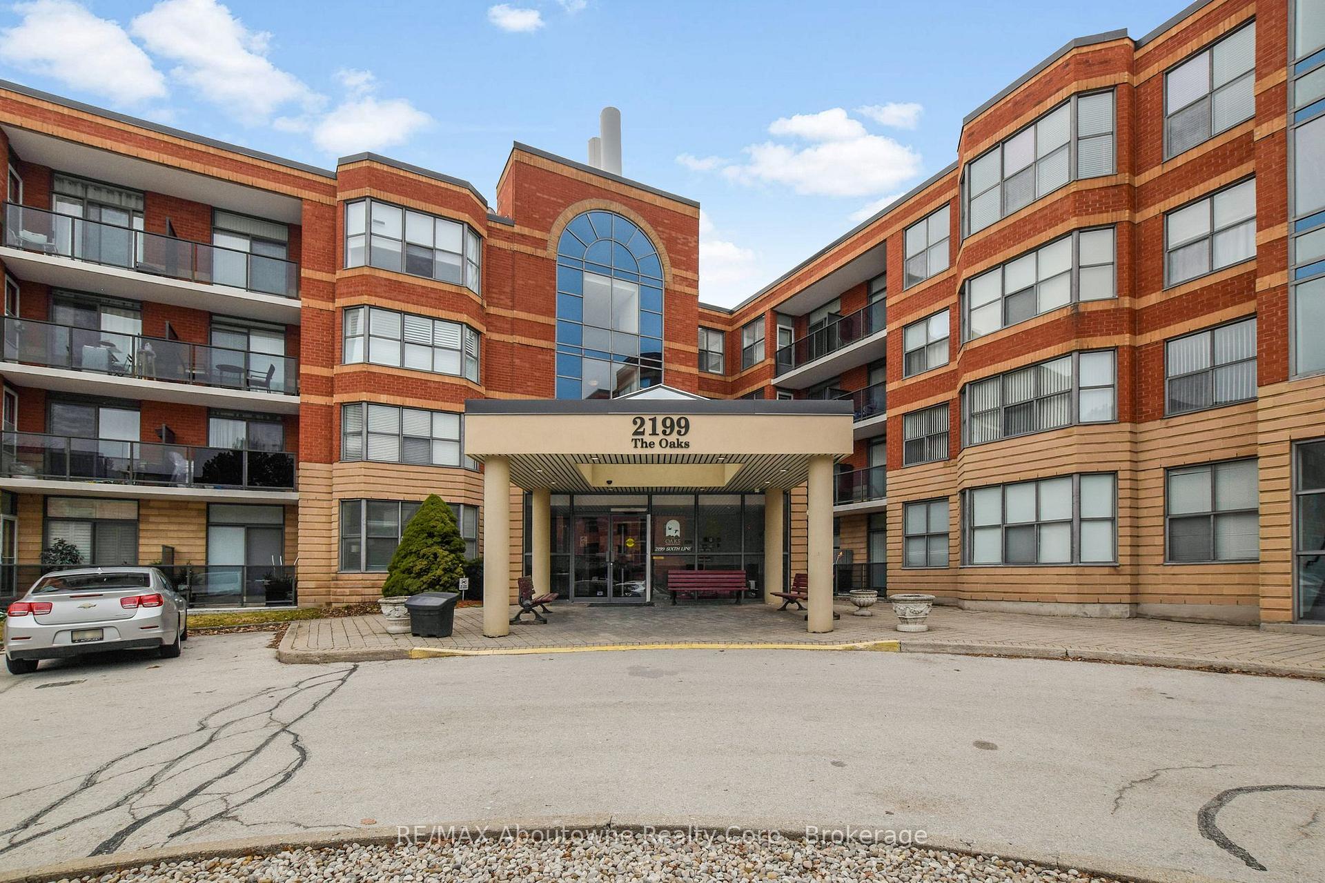 Photo 1 of Unit 110, 2199 Sixth Line, Oakville, River Oaks — HOMEH