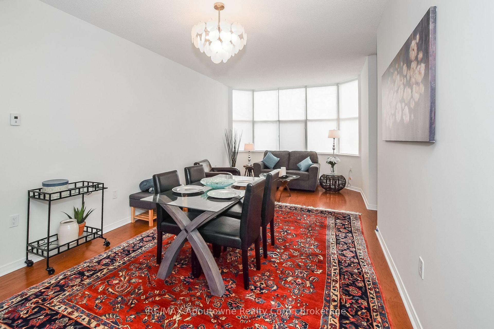 Photo 5 of Unit 110, 2199 Sixth Line, Oakville, River Oaks — HOMEH
