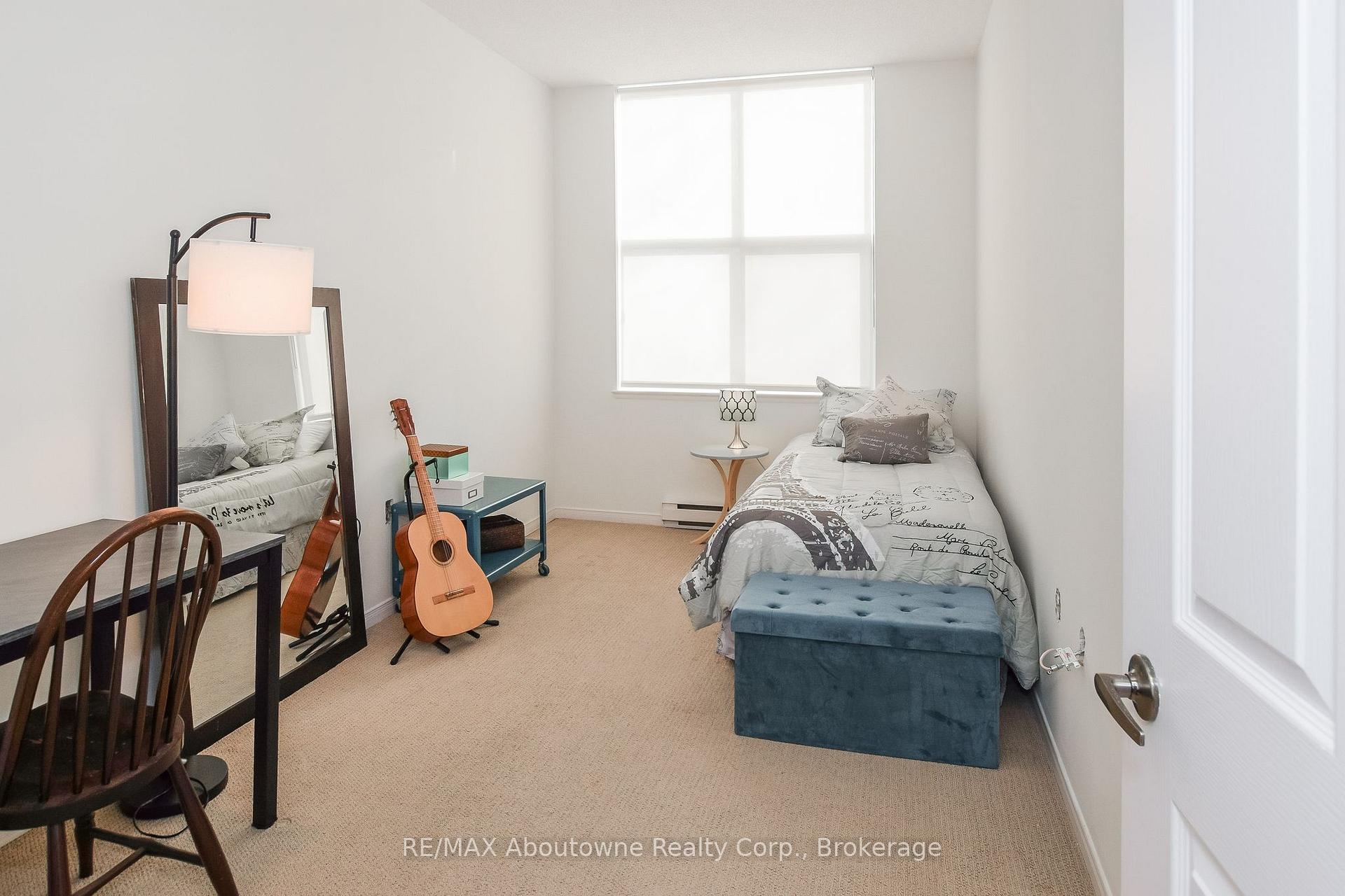 Photo 6 of Unit 110, 2199 Sixth Line, Oakville, River Oaks — HOMEH