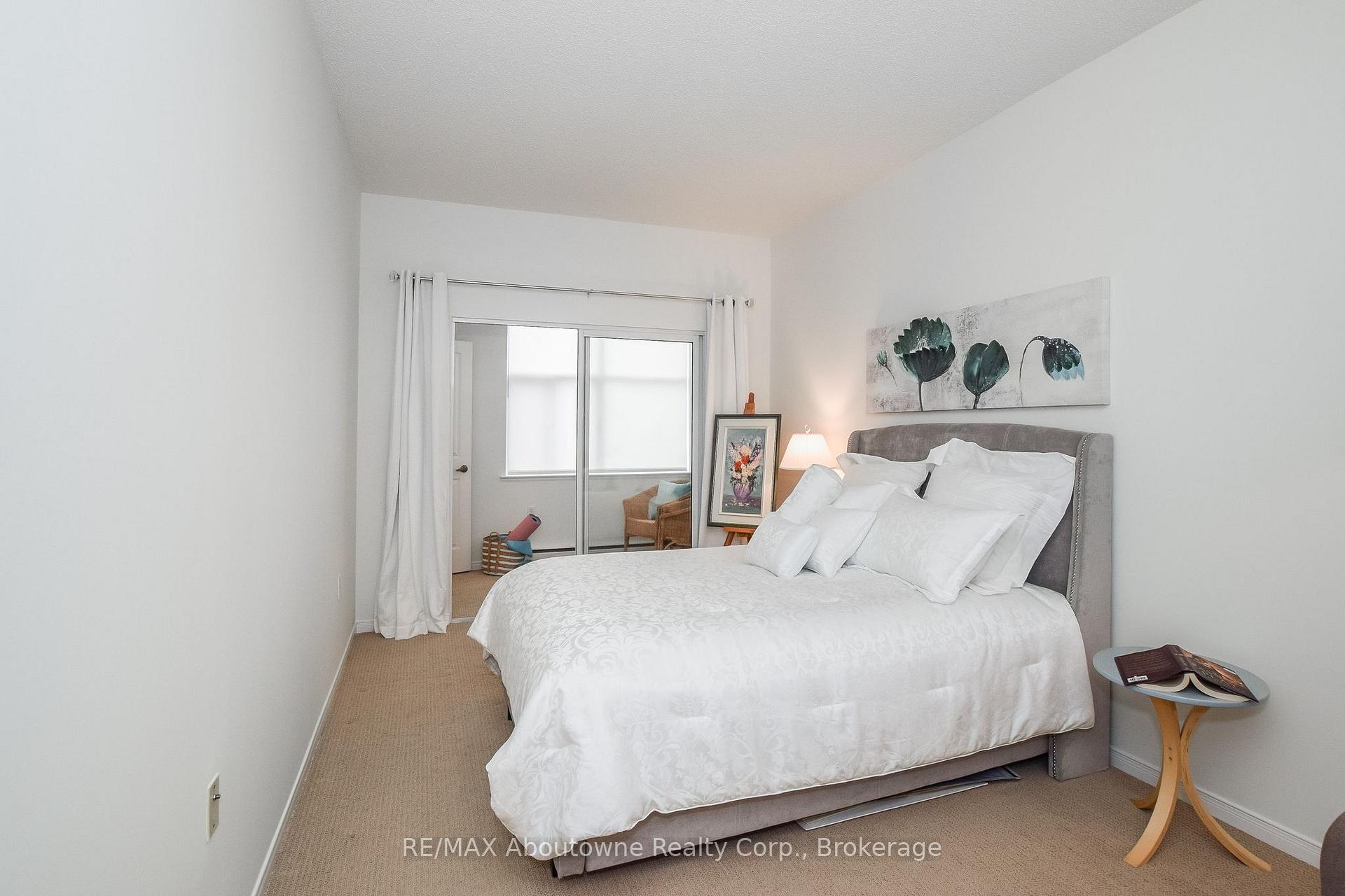 Photo 7 of Unit 110, 2199 Sixth Line, Oakville, River Oaks — HOMEH