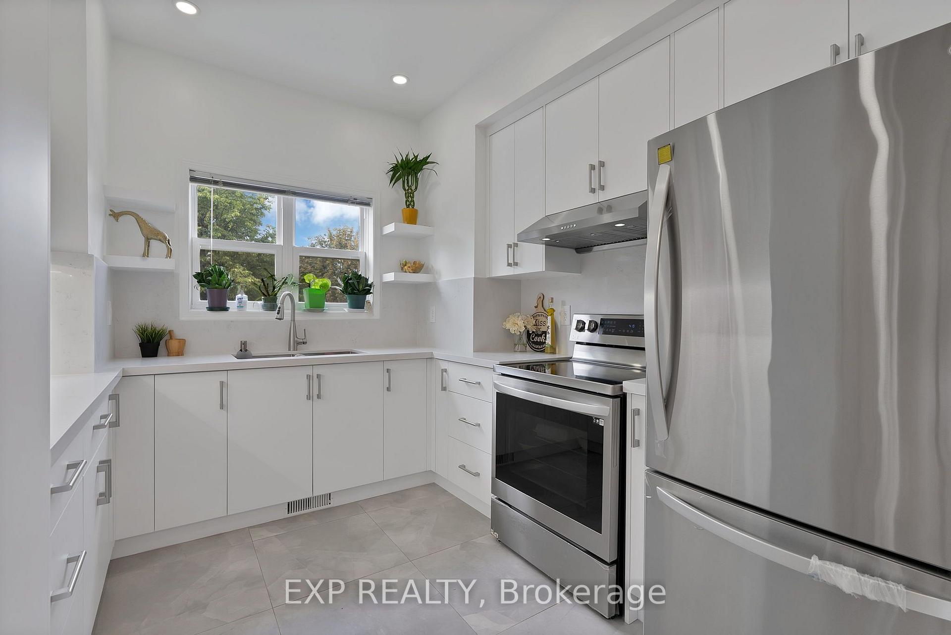 Photo 5 of 11 Maple Park Way, Markham, Milliken Mills West — HOMEH