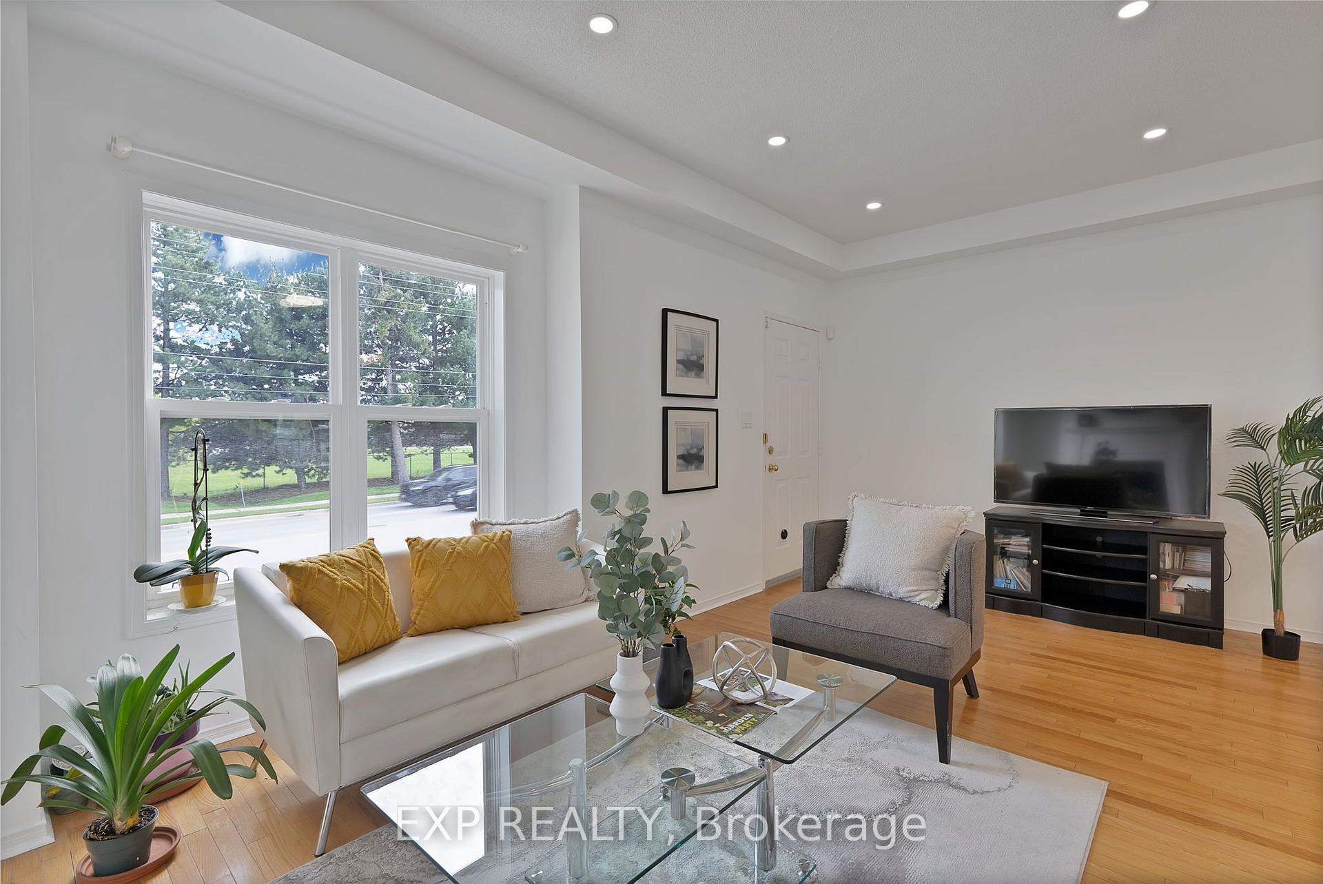 Photo 8 of 11 Maple Park Way, Markham, Milliken Mills West — HOMEH