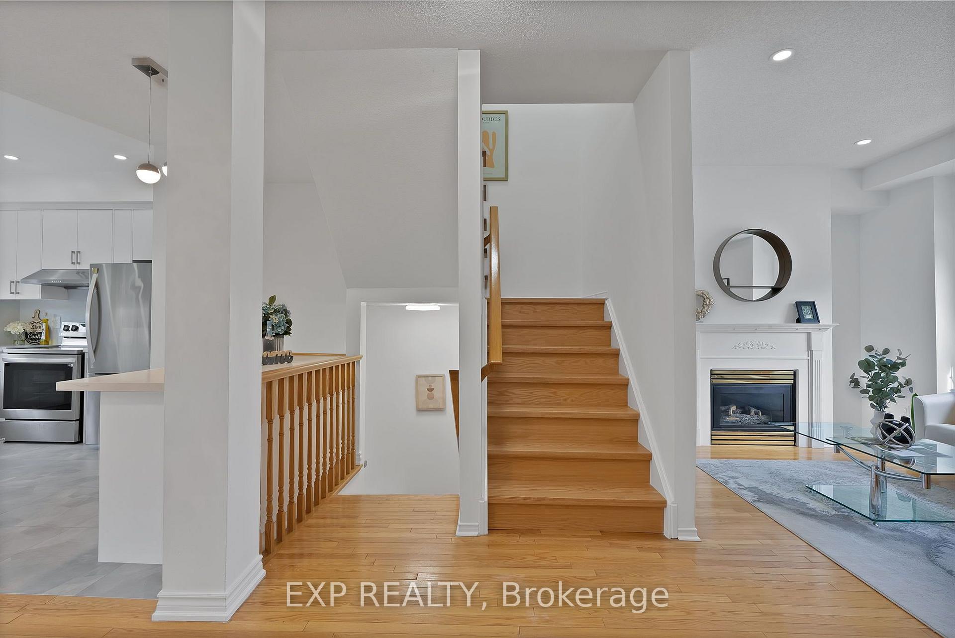 Photo 13 of 11 Maple Park Way, Markham, Milliken Mills West — HOMEH