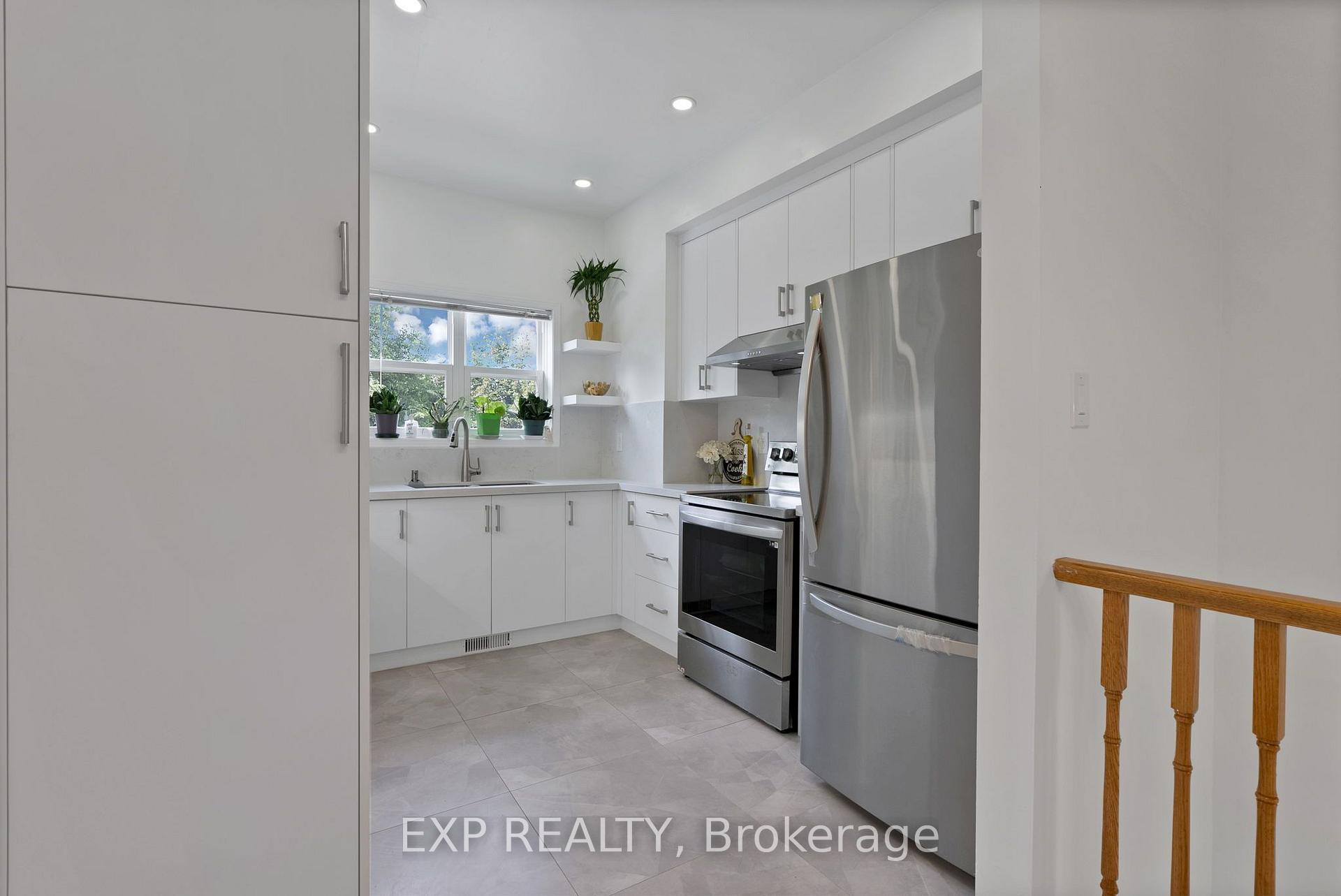 Photo 17 of 11 Maple Park Way, Markham, Milliken Mills West — HOMEH
