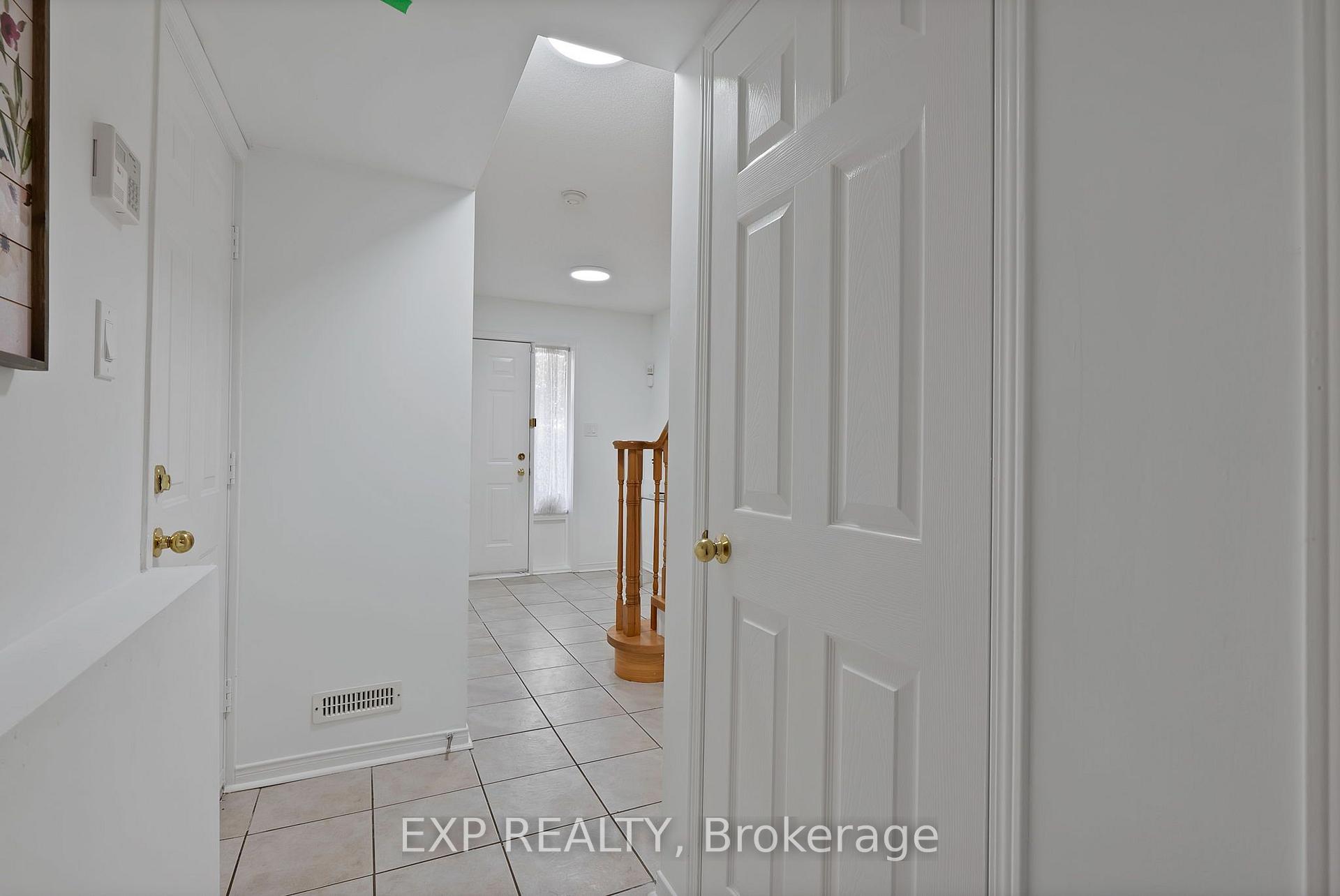 Photo 18 of 11 Maple Park Way, Markham, Milliken Mills West — HOMEH