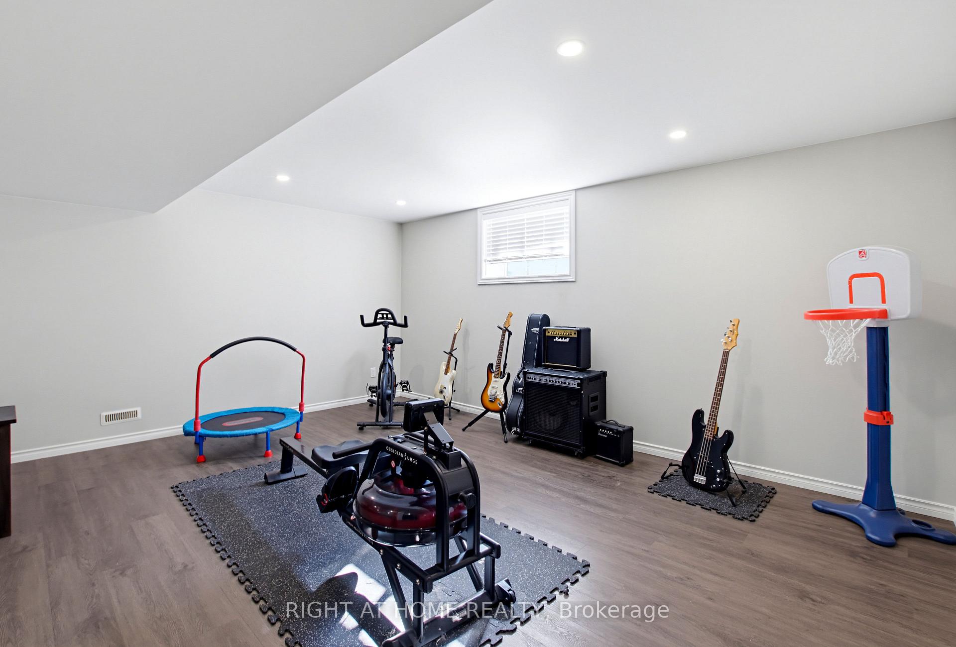 Photo 30 of 156 Wintermute Court E, Central Elgin, Belmont — HOMEH