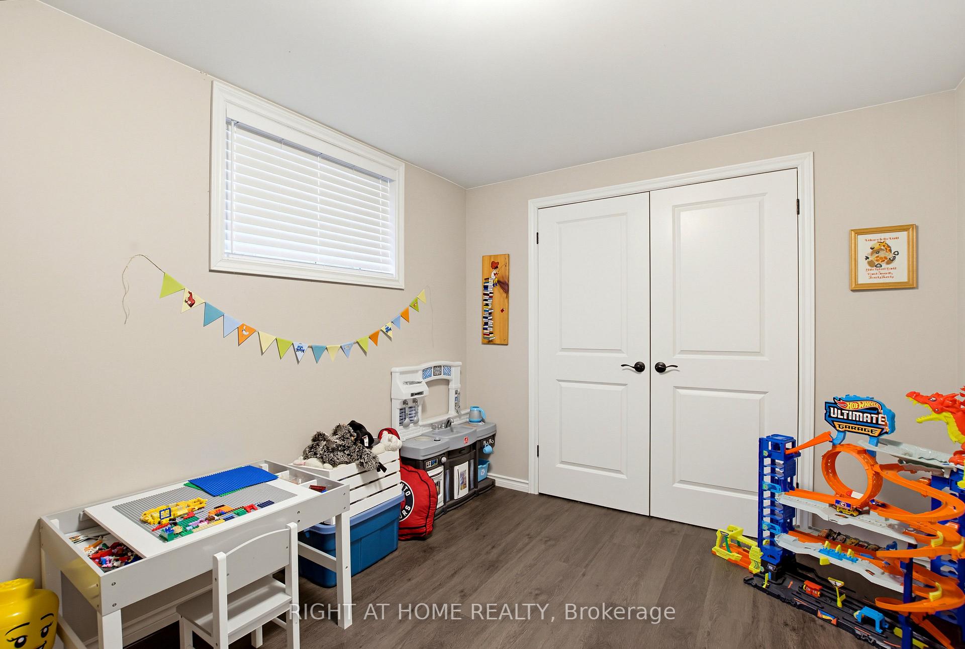 Photo 34 of 156 Wintermute Court E, Central Elgin, Belmont — HOMEH
