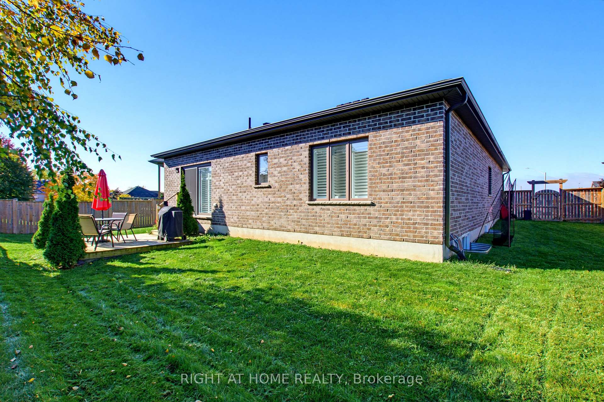 Photo 38 of 156 Wintermute Court E, Central Elgin, Belmont — HOMEH