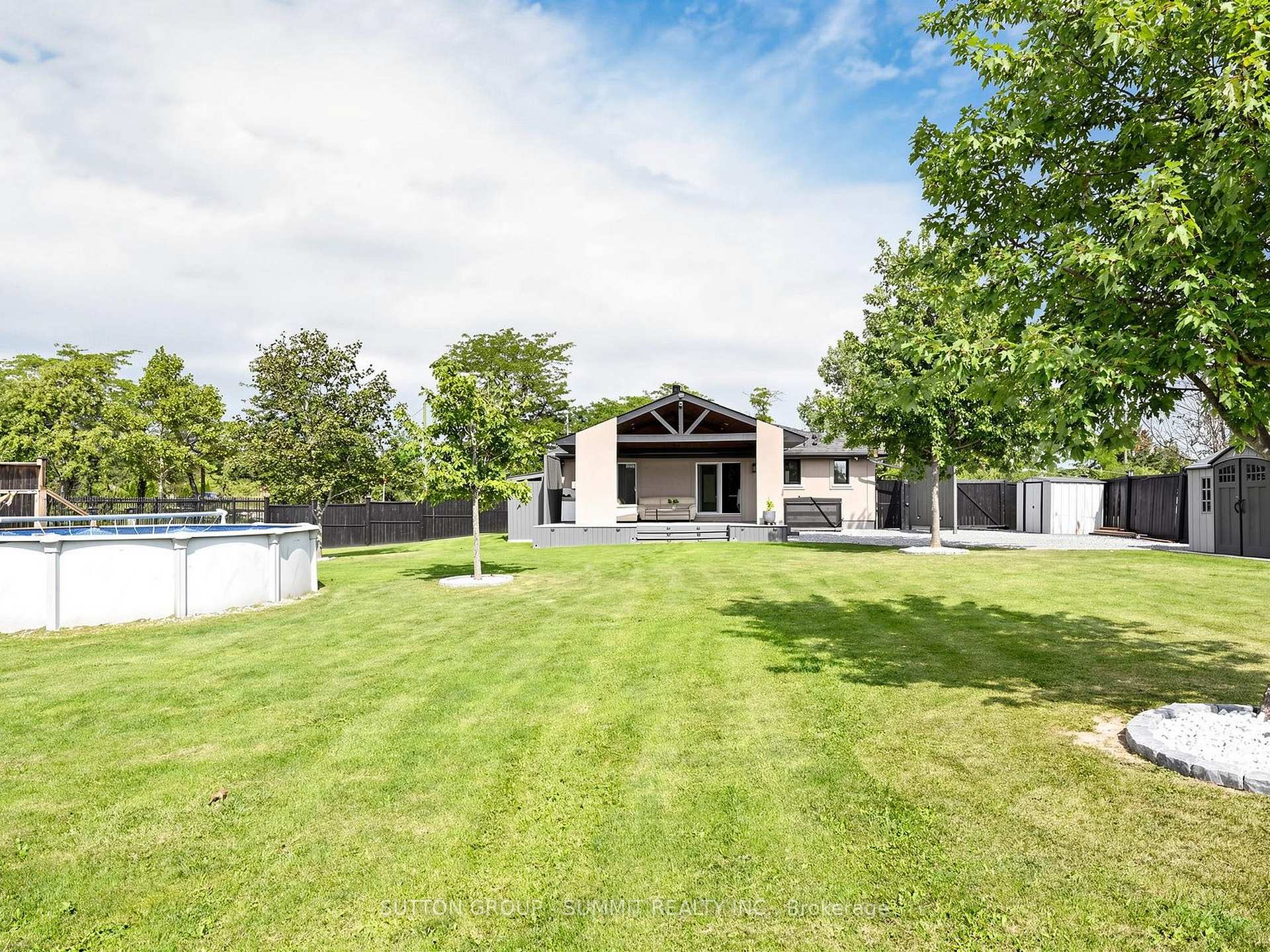 Photo 47 of 252 Mud Street E, Hamilton, Rural Stoney Creek — HOMEH