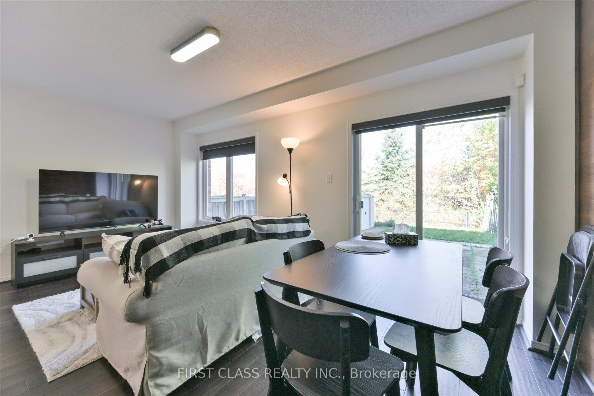 Photo 9 of 41 Northwest Passage, Whitchurch-Stouffville, Stouffville — HOMEH