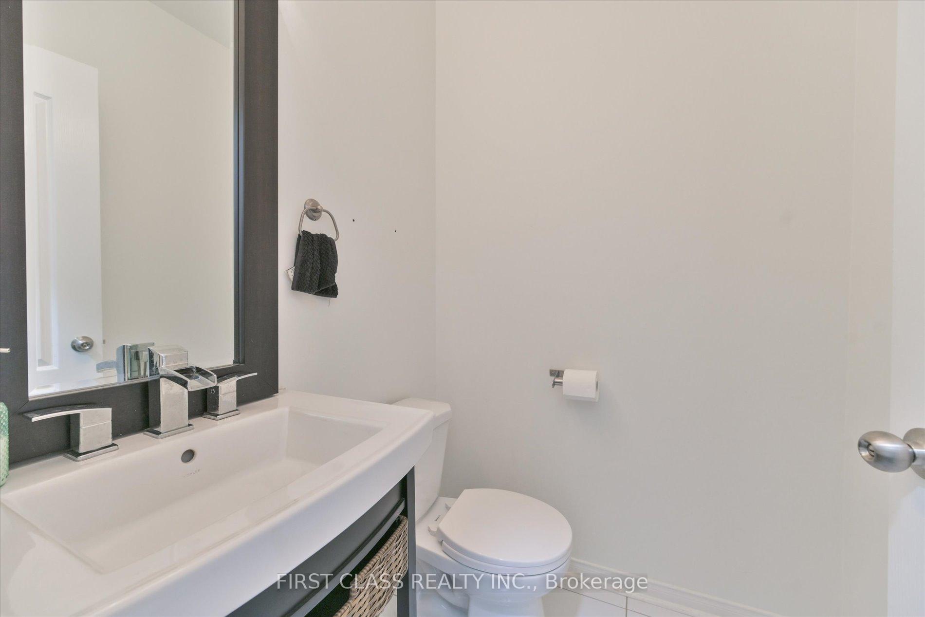 Photo 10 of 41 Northwest Passage, Whitchurch-Stouffville, Stouffville — HOMEH