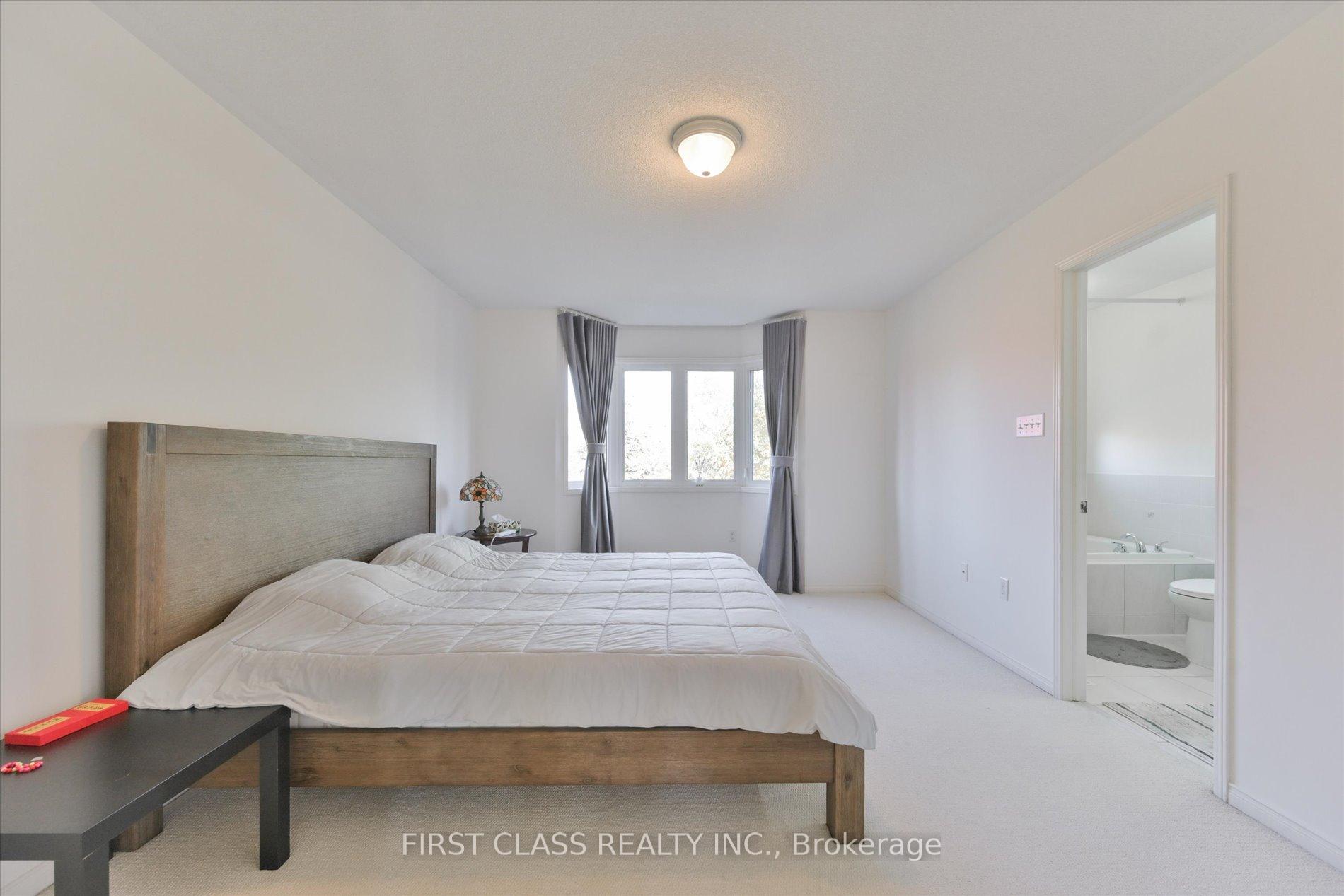 Photo 13 of 41 Northwest Passage, Whitchurch-Stouffville, Stouffville — HOMEH
