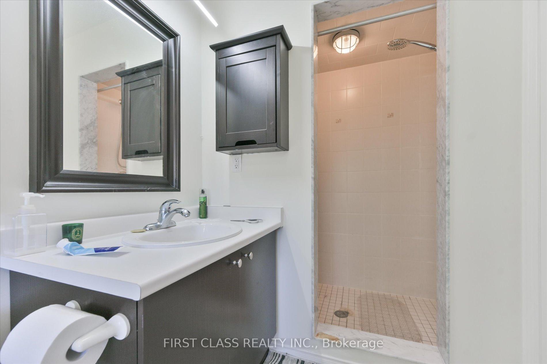 Photo 17 of 41 Northwest Passage, Whitchurch-Stouffville, Stouffville — HOMEH