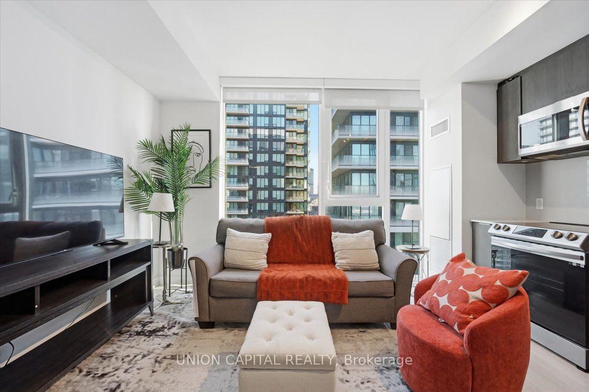 Photo 3 of Unit 3507, 357 King Street W, Toronto, Waterfront Communities — HOMEH