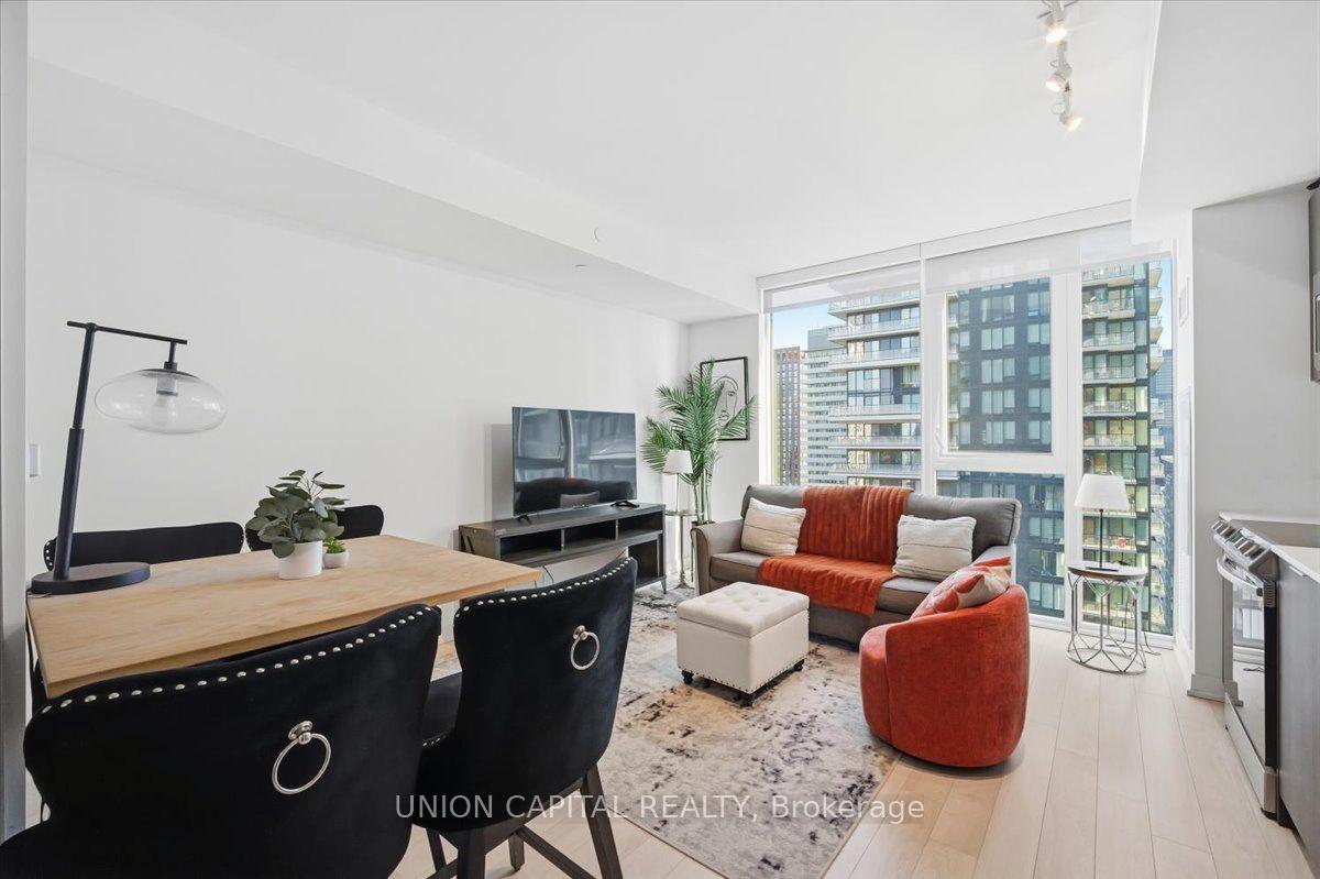 Photo 4 of Unit 3507, 357 King Street W, Toronto, Waterfront Communities — HOMEH