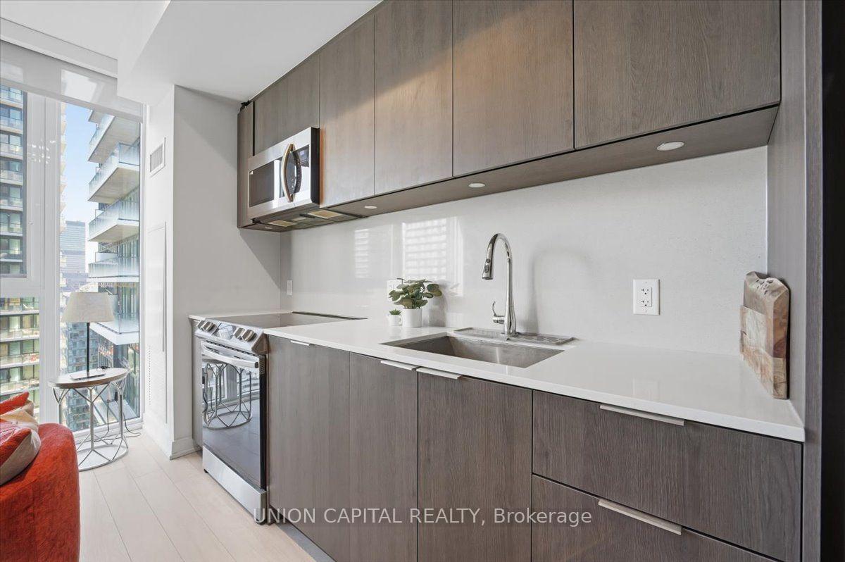Photo 7 of Unit 3507, 357 King Street W, Toronto, Waterfront Communities — HOMEH
