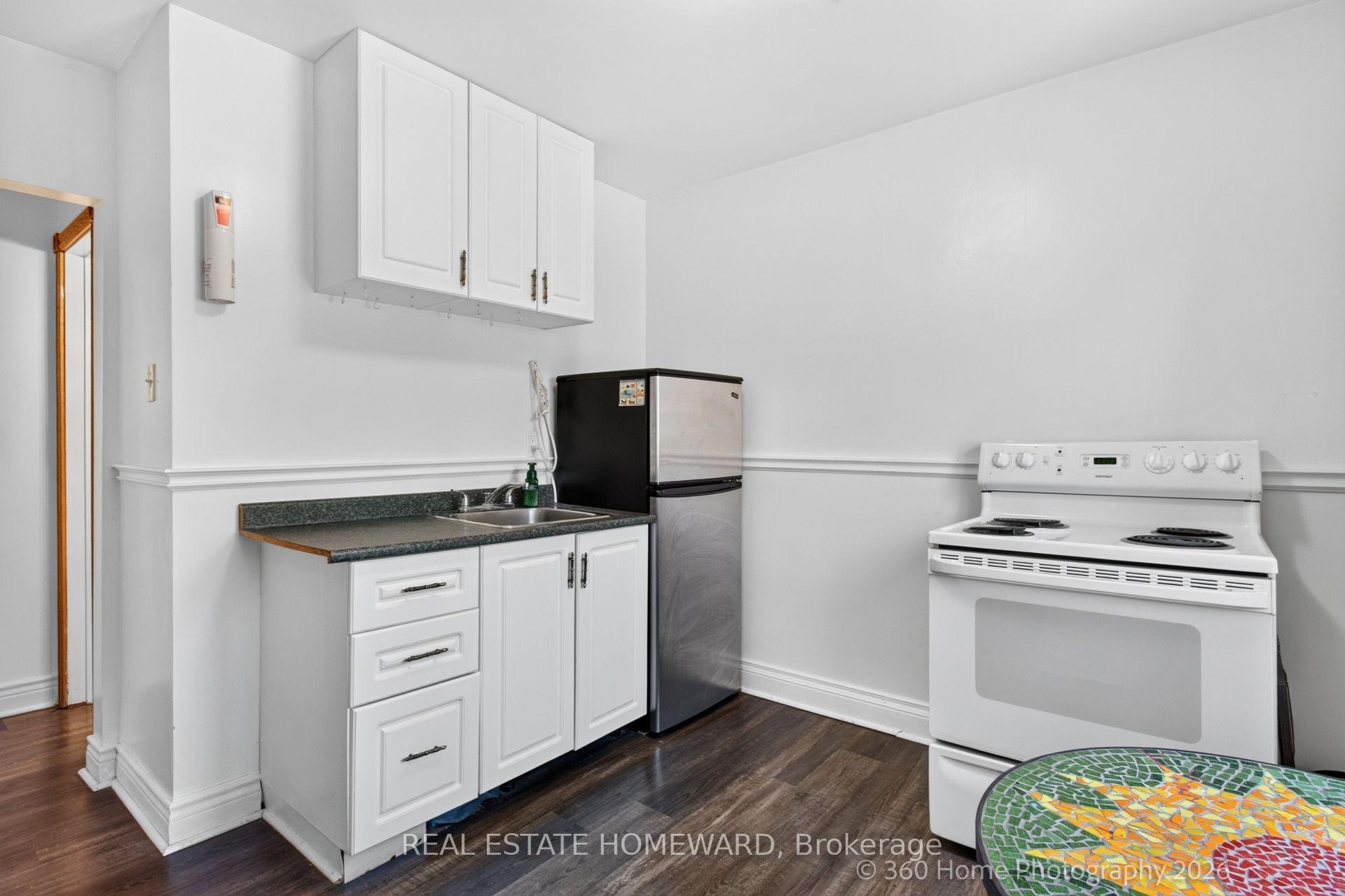 Photo 4 of 65 Natal Avenue, Scarborough, Birchcliffe-Cliffside — HOMEH