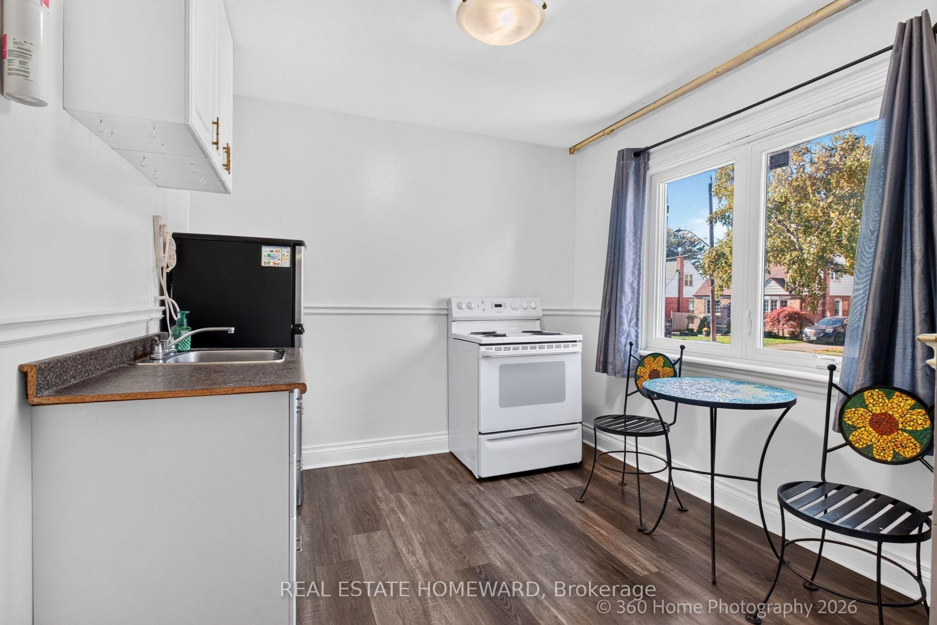 Photo 5 of 65 Natal Avenue, Scarborough, Birchcliffe-Cliffside — HOMEH