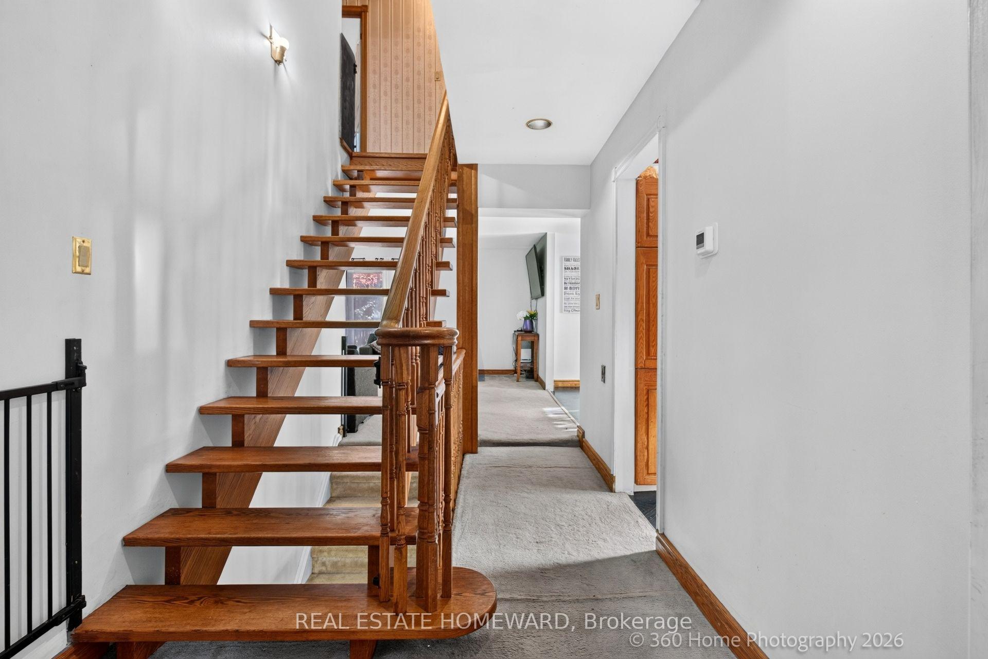 Photo 9 of 65 Natal Avenue, Scarborough, Birchcliffe-Cliffside — HOMEH