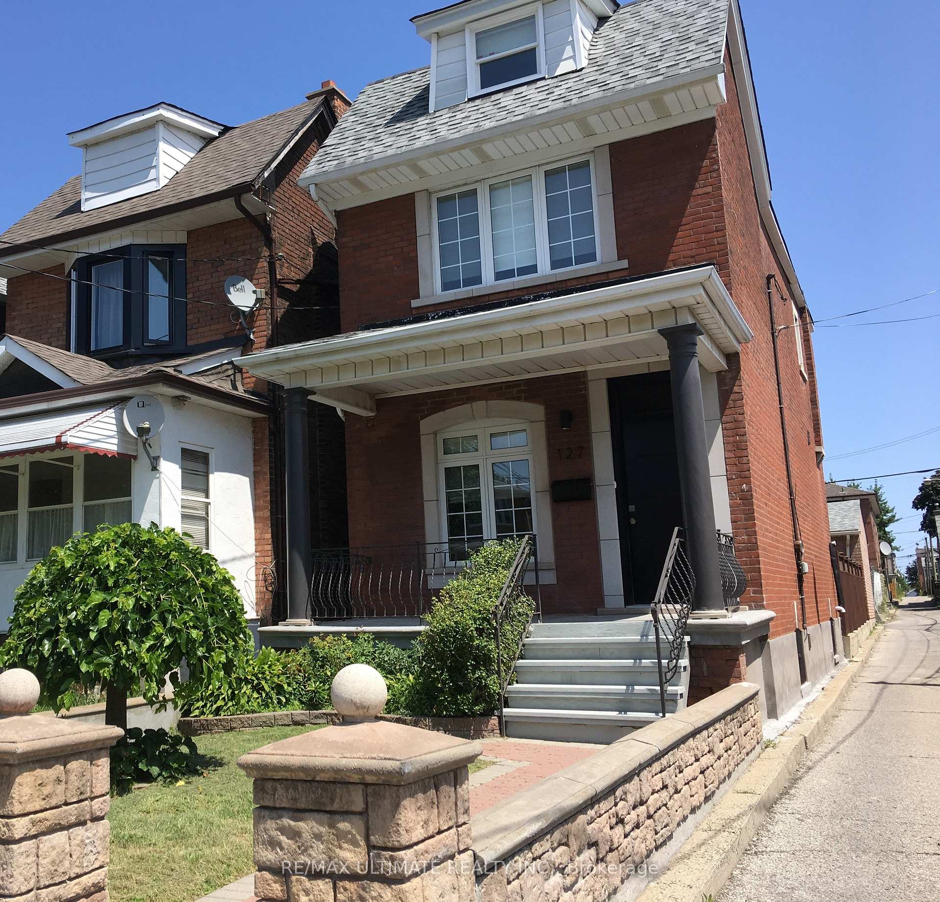 Photo of Unit Upper, 127 Harvie Avenue