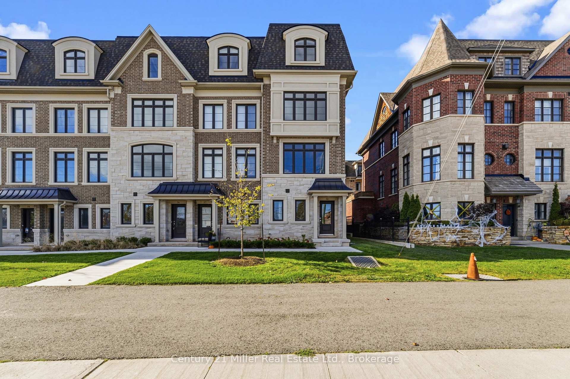 Photo of Unit 58, 2150 Trafalgar Road