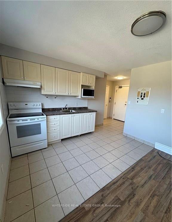 Photo 2 of Unit 4, 81 Dundas Street, Hamilton, Dundas — HOMEH