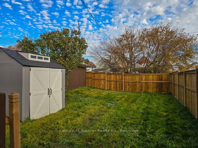 Photo 18 of 301 Ogden Street, Thunder Bay, East End — HOMEH