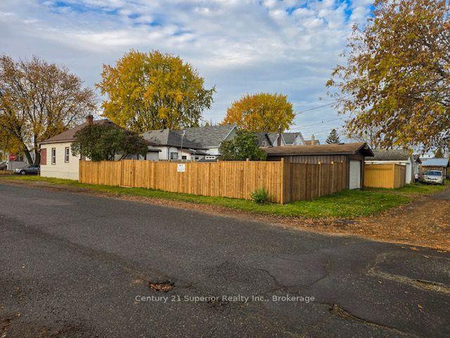 Photo 21 of 301 Ogden Street, Thunder Bay, East End — HOMEH