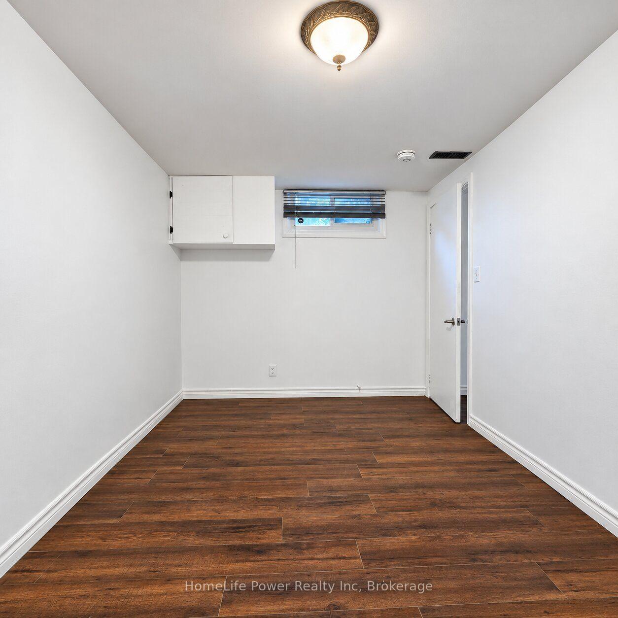 Photo 3 of Lower 69 Crescent, Kitchener, Pioneer Park — HOMEH