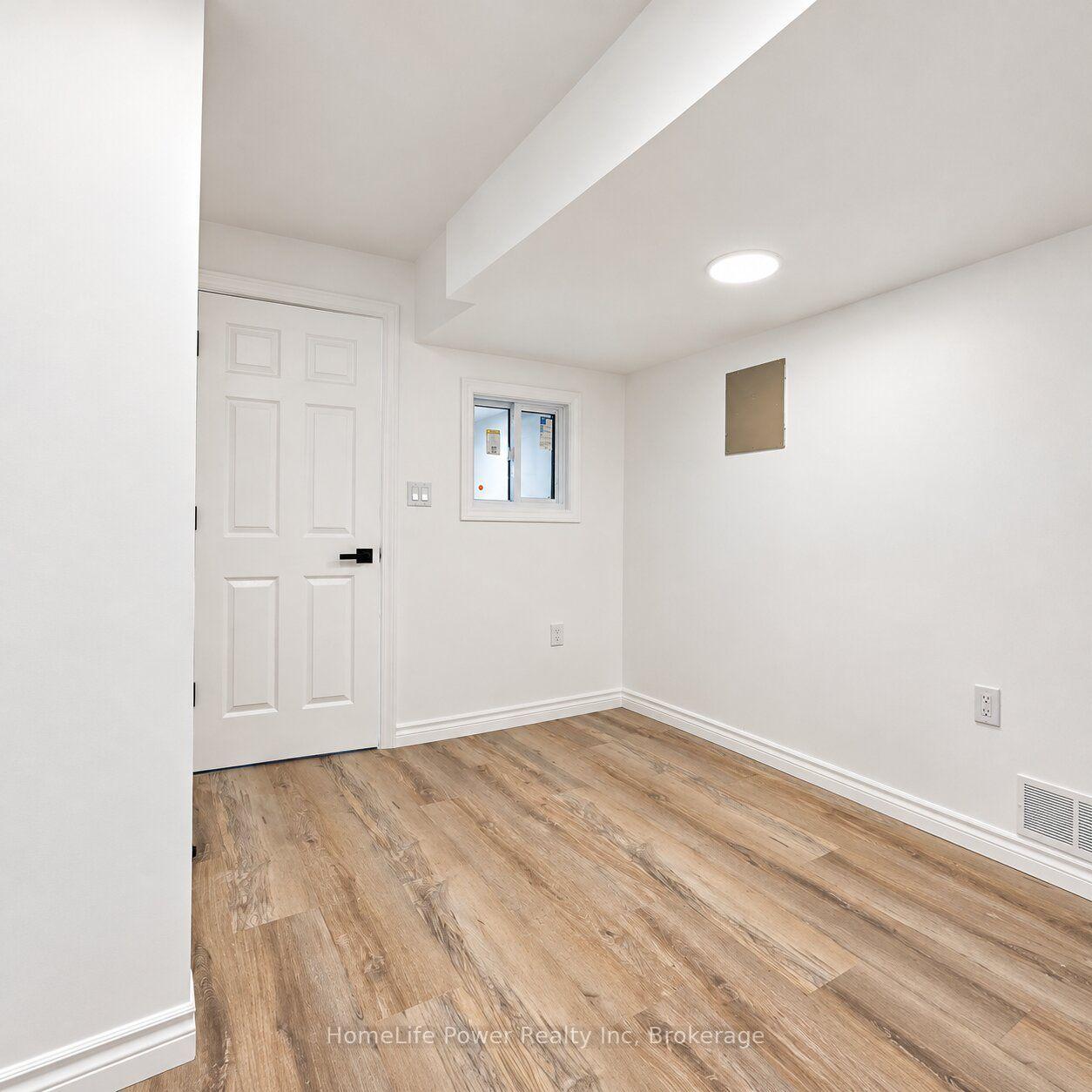 Photo 8 of Lower 69 Crescent, Kitchener, Pioneer Park — HOMEH