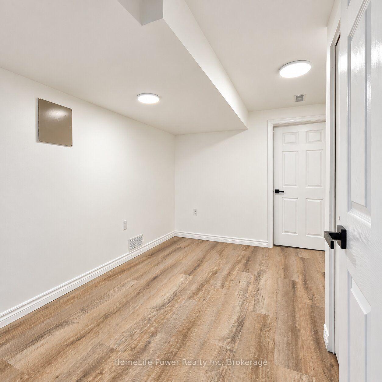 Photo 9 of Lower 69 Crescent, Kitchener, Pioneer Park — HOMEH