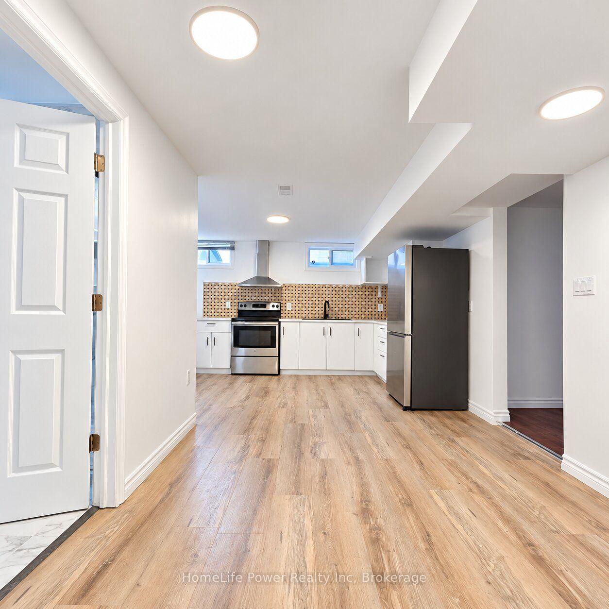 Photo 10 of Lower 69 Crescent, Kitchener, Pioneer Park — HOMEH