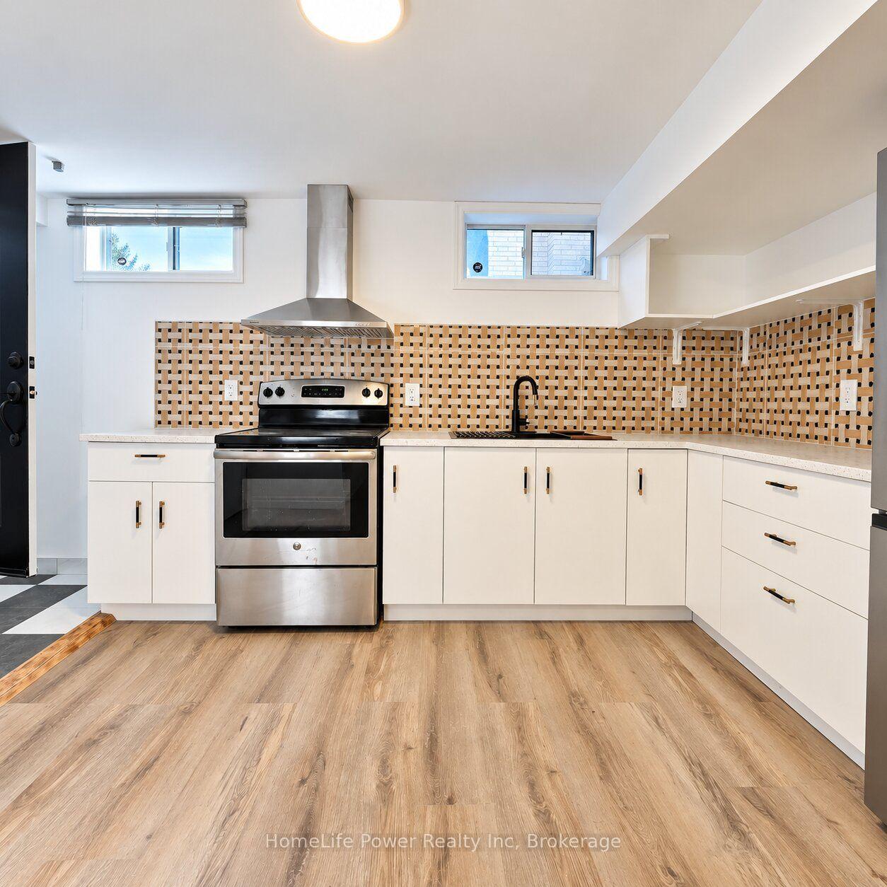 Photo 16 of Lower 69 Crescent, Kitchener, Pioneer Park — HOMEH