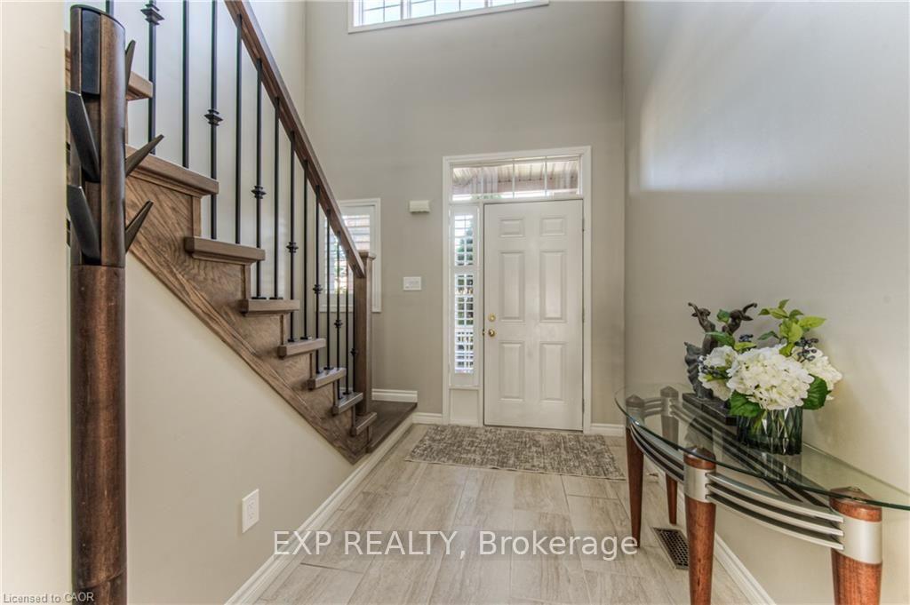 Photo 2 of Unit Upper Level, 308 Colton Circle, Kitchener, Grand River South — HOMEH