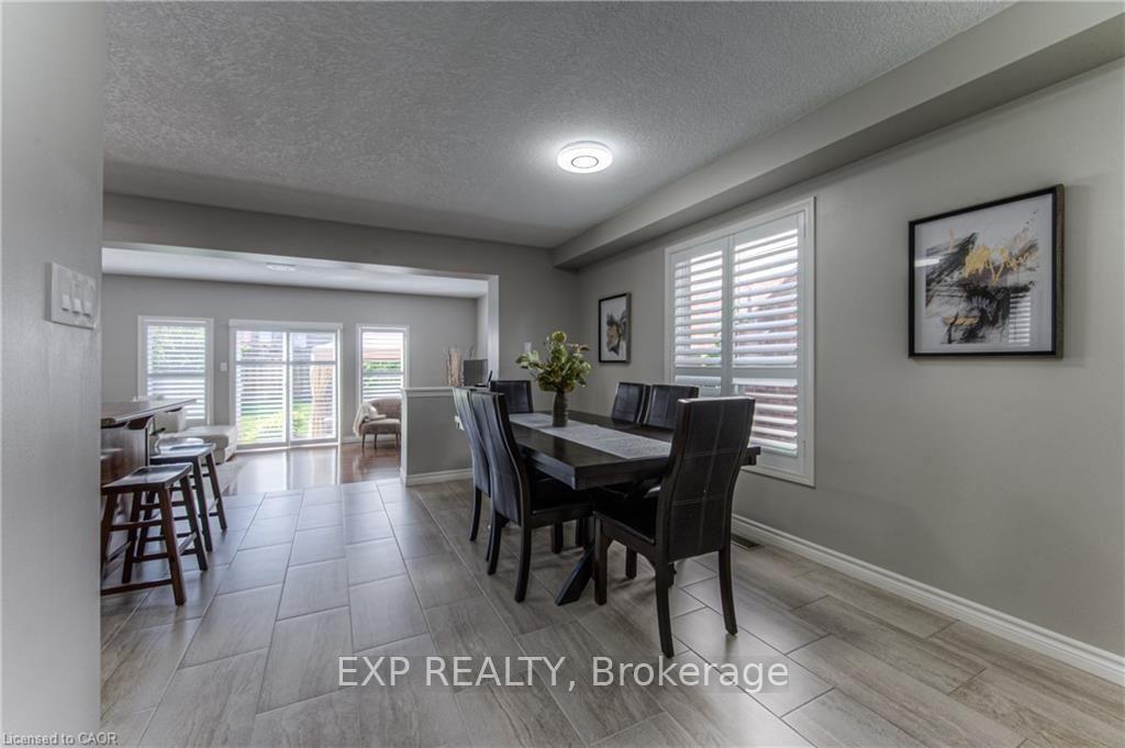 Photo 5 of Unit Upper Level, 308 Colton Circle, Kitchener, Grand River South — HOMEH