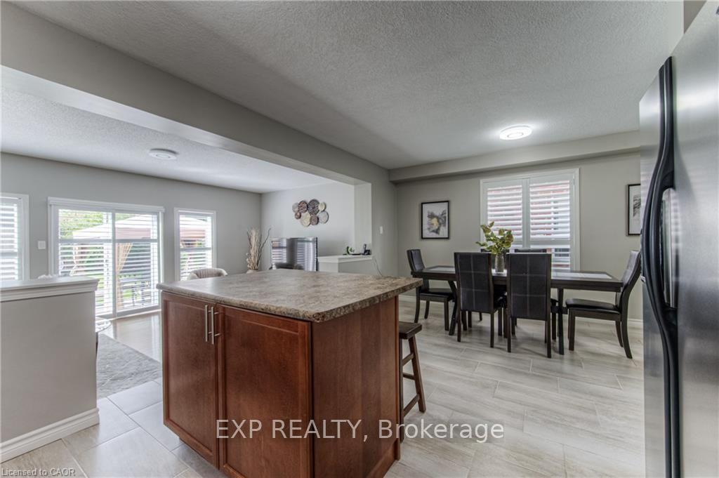 Photo 7 of Unit Upper Level, 308 Colton Circle, Kitchener, Grand River South — HOMEH