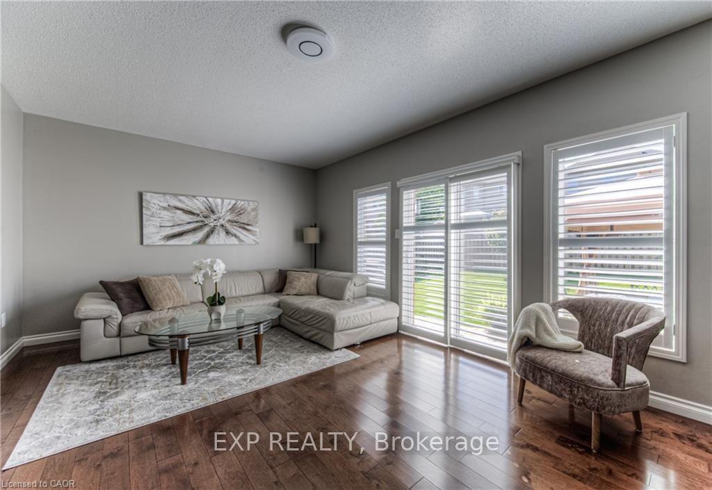 Photo 10 of Unit Upper Level, 308 Colton Circle, Kitchener, Grand River South — HOMEH
