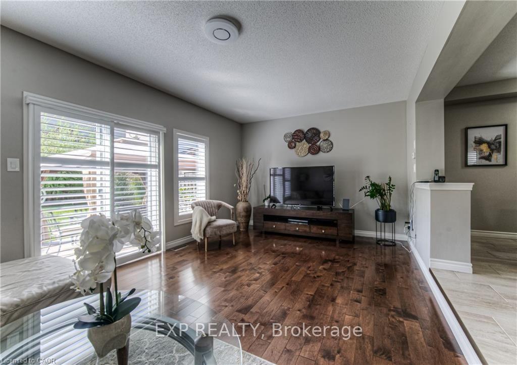 Photo 11 of Unit Upper Level, 308 Colton Circle, Kitchener, Grand River South — HOMEH