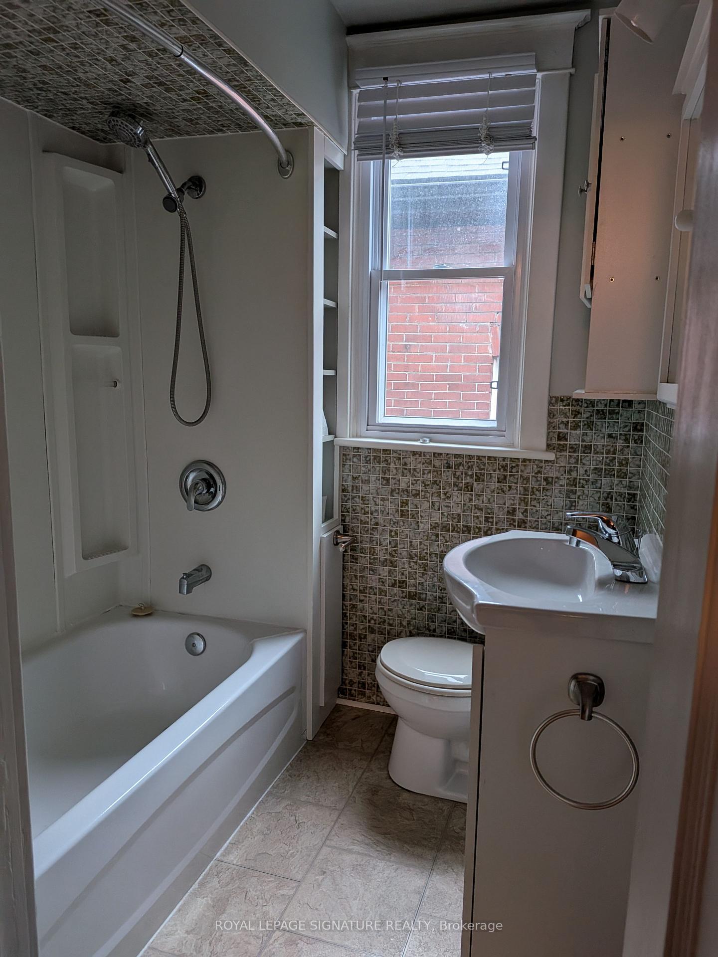 Photo 6 of Unit 2, 156 Park Row S, Hamilton, Delta — HOMEH
