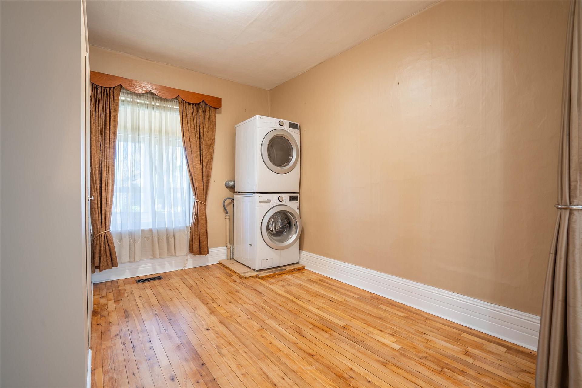 Photo 5 of 225 Beverley Street, Sault Ste Marie, Ward 2 — HOMEH
